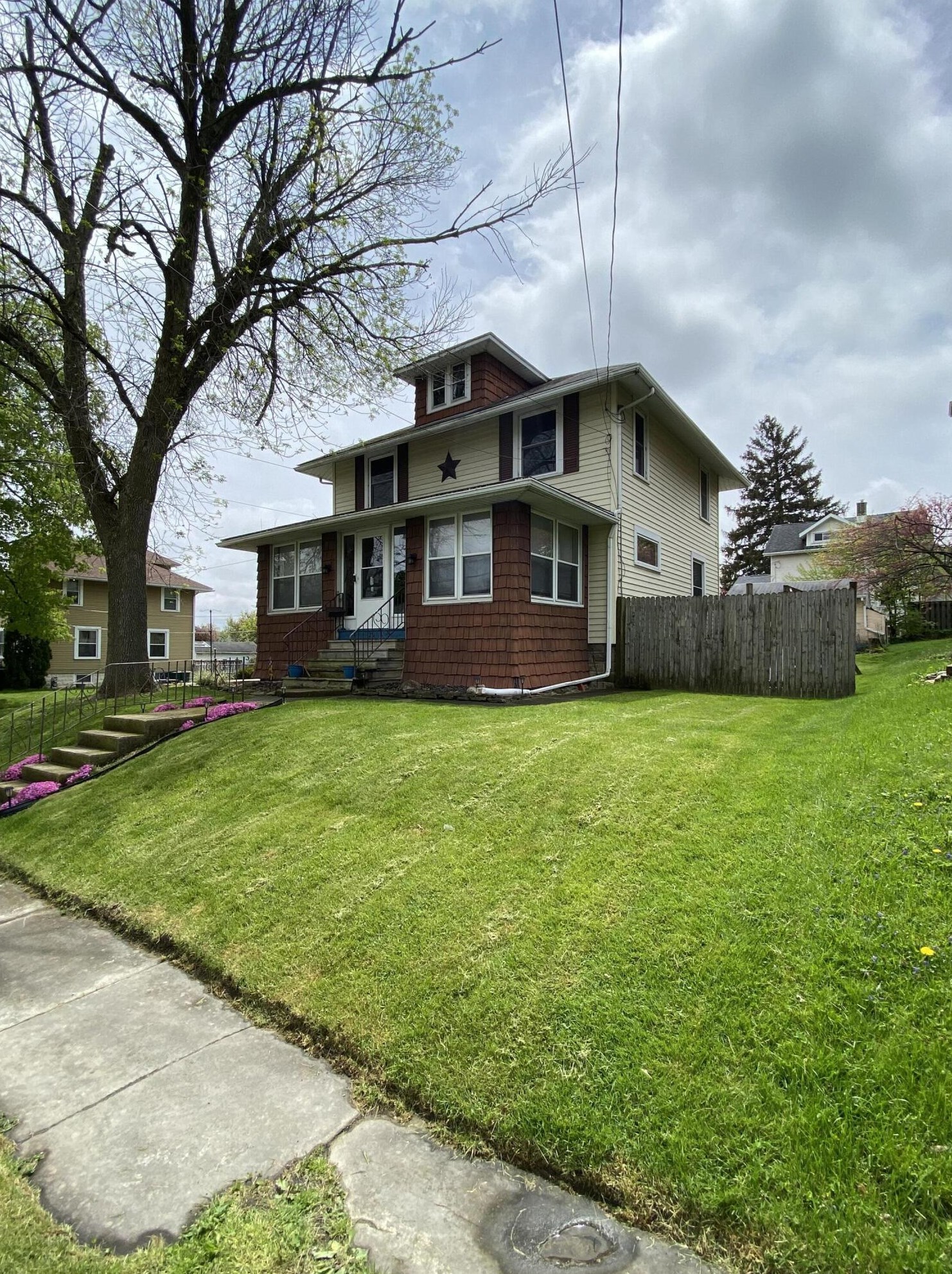 211 E Washington Ave, Marion, OH 43302