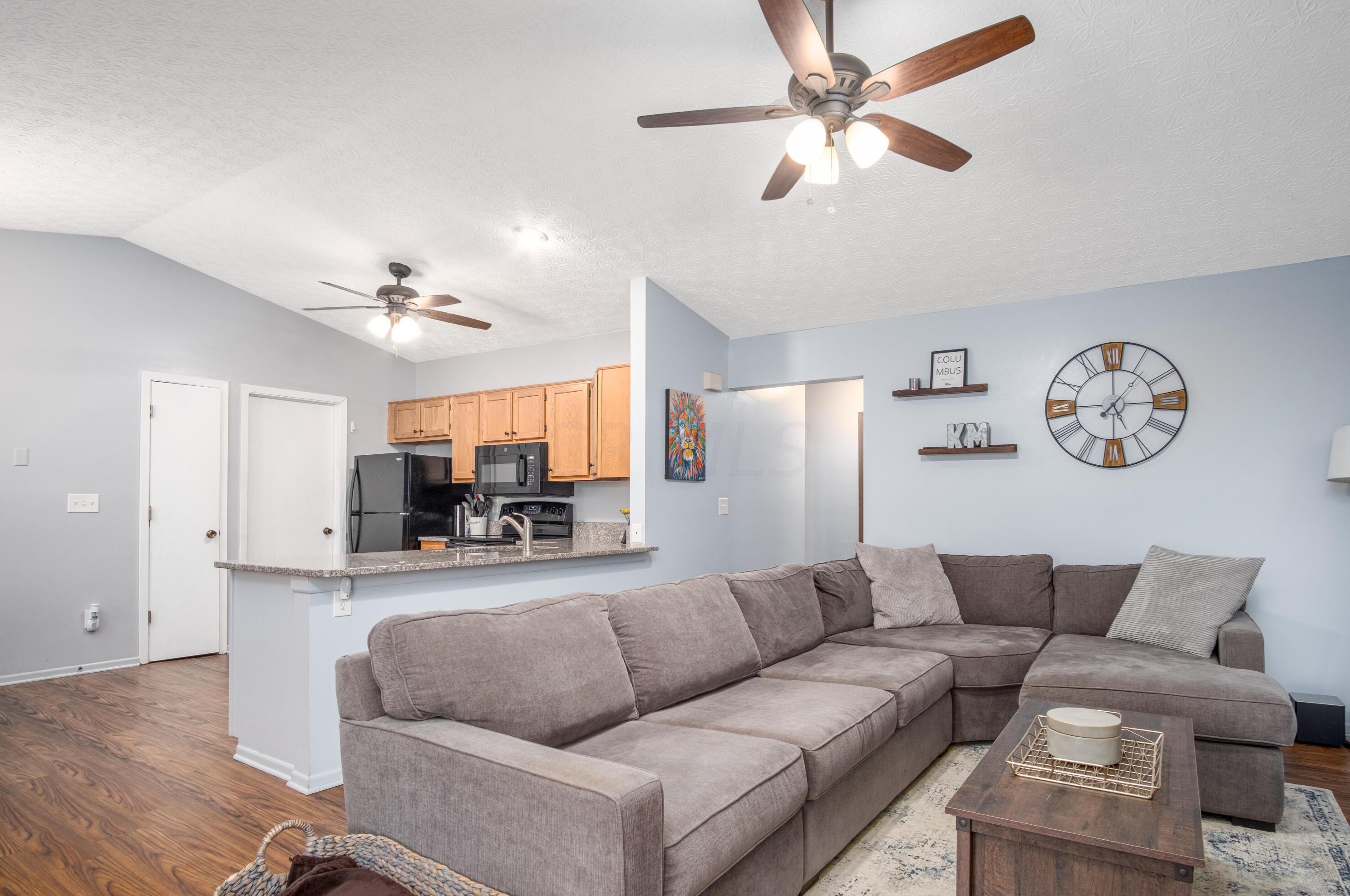 1706 Weather Stone Ln, Columbus, OH 43235-1984