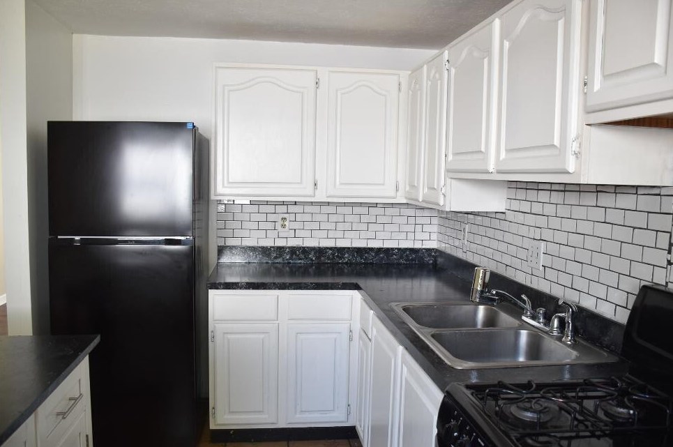 395 Canfield Dr, Columbus OH  43230-2371 exterior