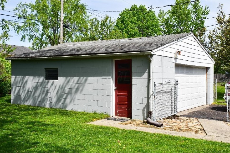 395 Canfield Dr, Columbus OH  43230-2371 exterior