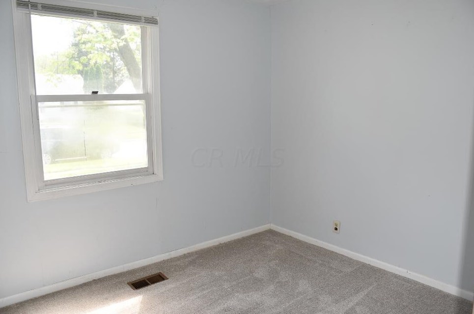 395 Canfield Dr, Columbus OH  43230-2371 exterior