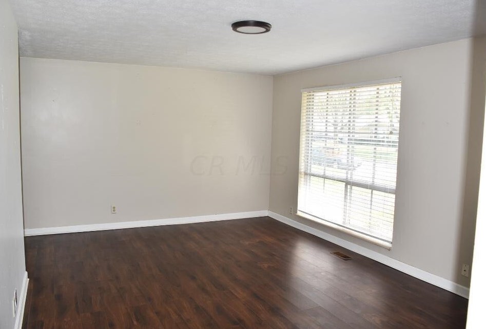 395 Canfield Dr, Columbus OH  43230-2371 exterior