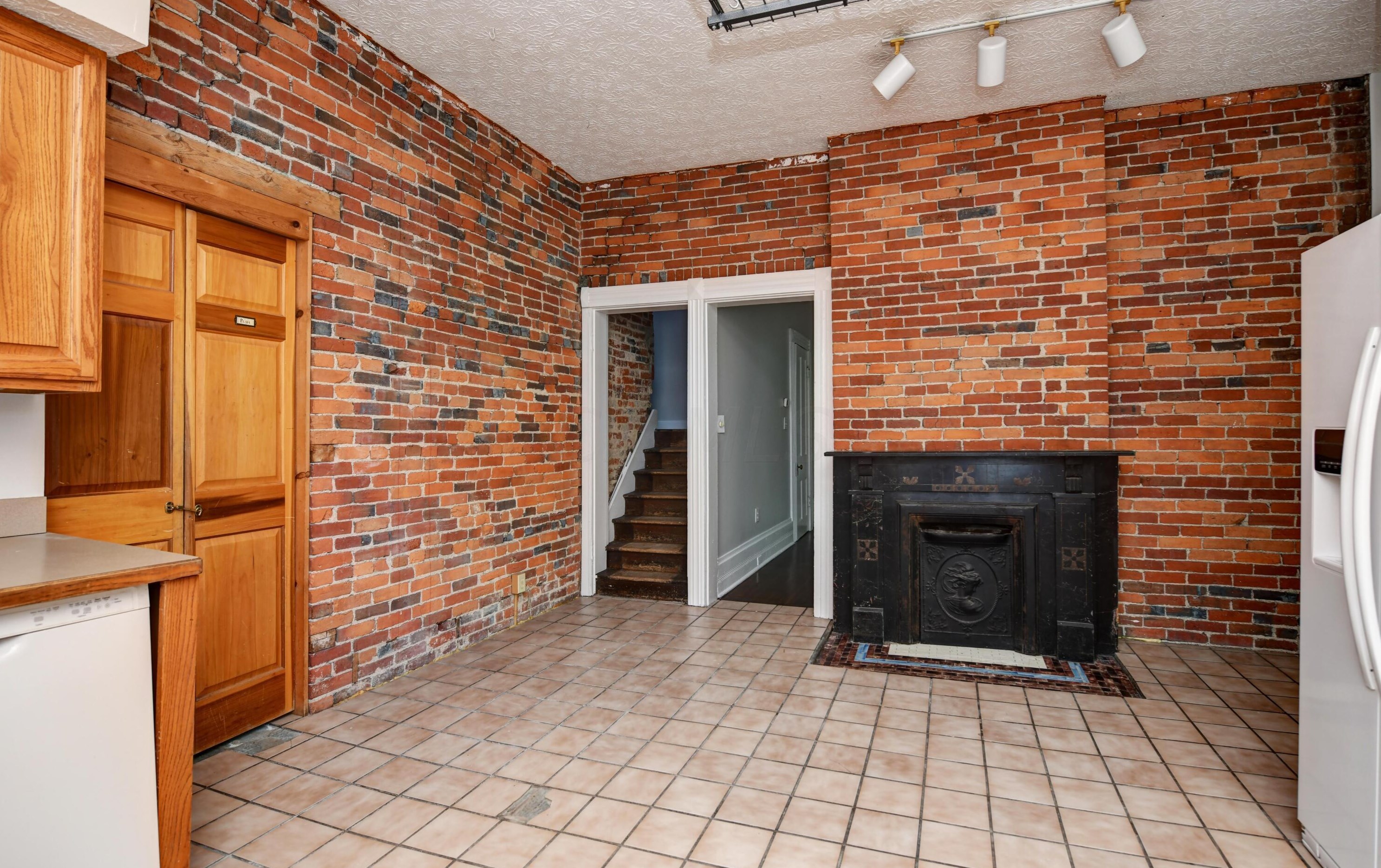 269 18 St, Columbus OH 43203-1572 exterior