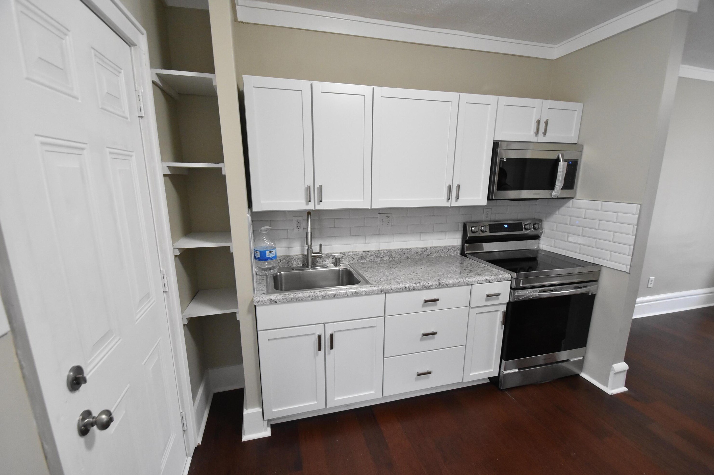 476 Hinman Ave, Columbus OH 43207-2004 exterior