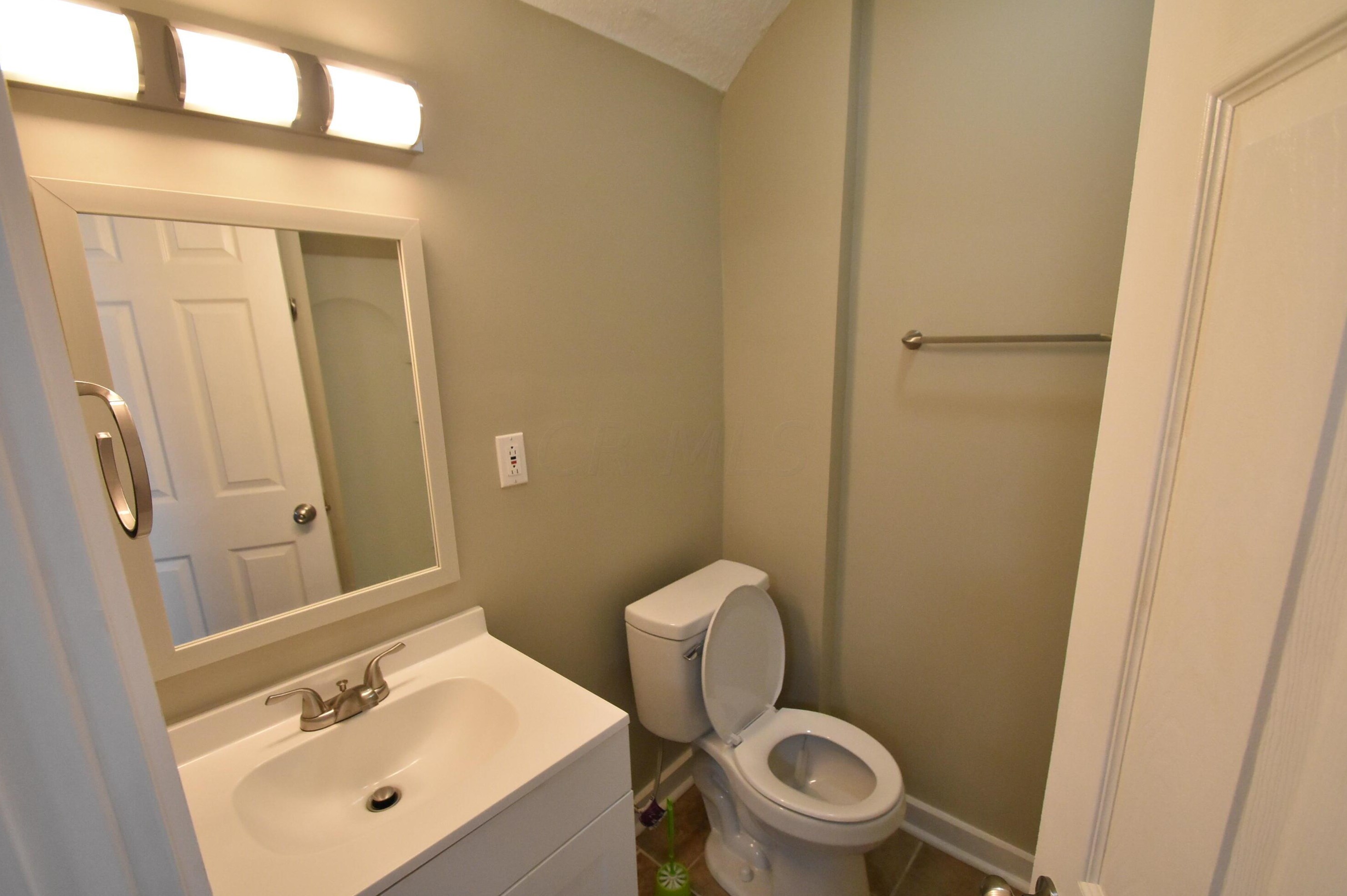 476 Hinman Ave, Columbus OH 43207-2004 exterior