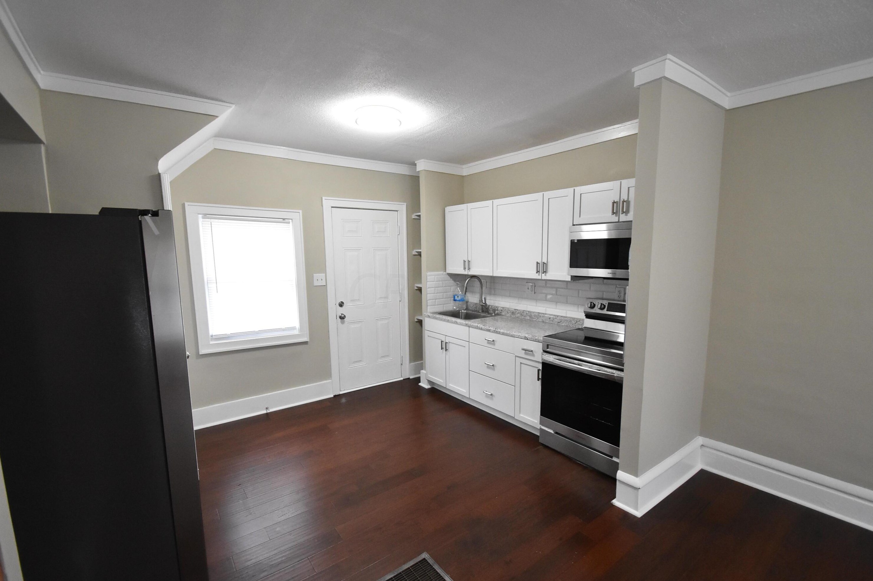 476 Hinman Ave, Columbus OH 43207-2004 exterior