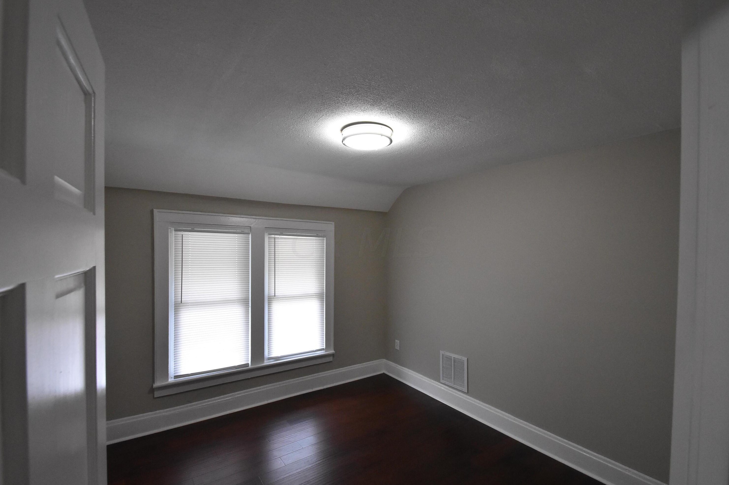 476 Hinman Ave, Columbus OH 43207-2004 exterior