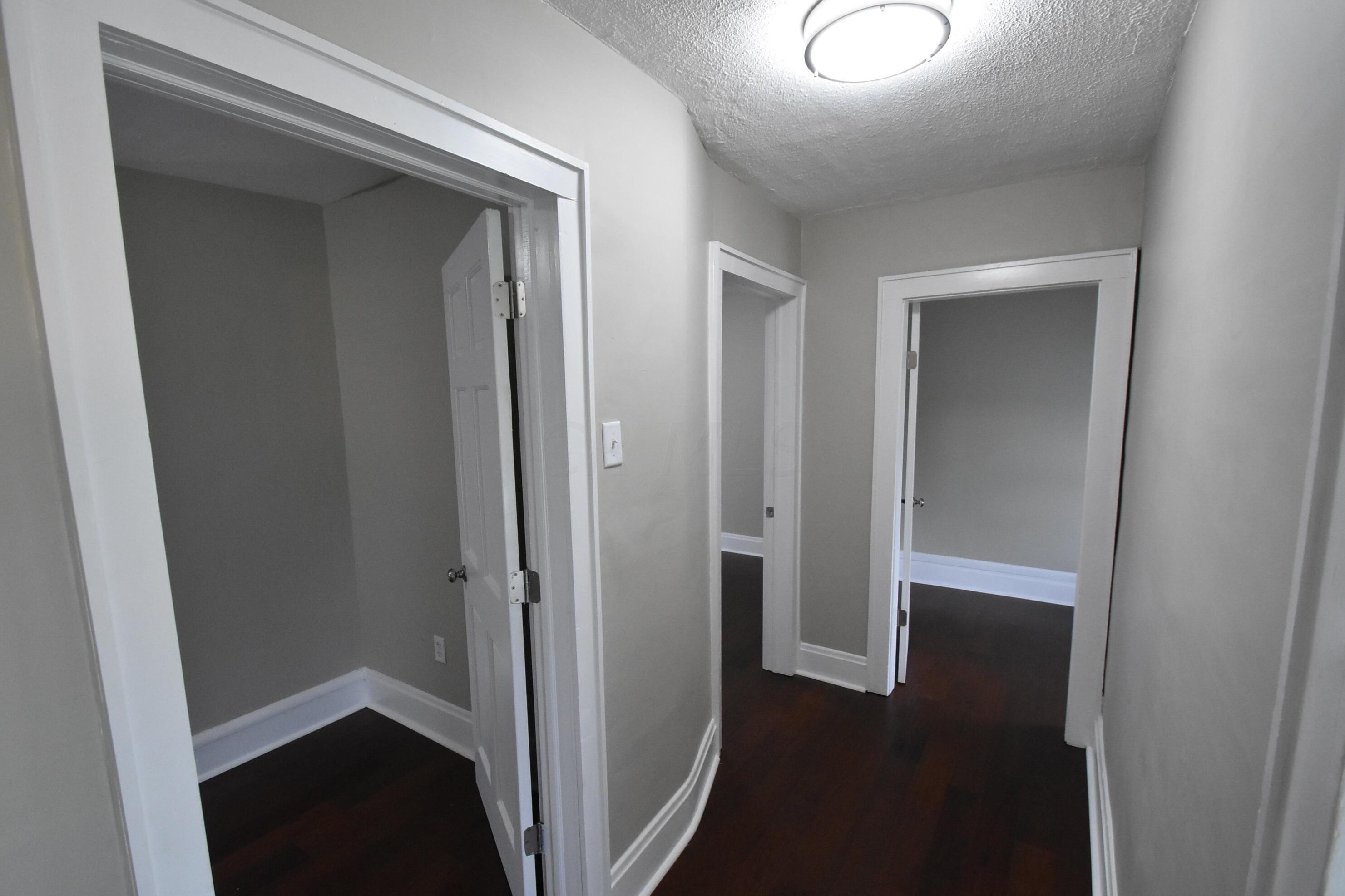 476 Hinman Ave, Columbus OH 43207-2004 exterior