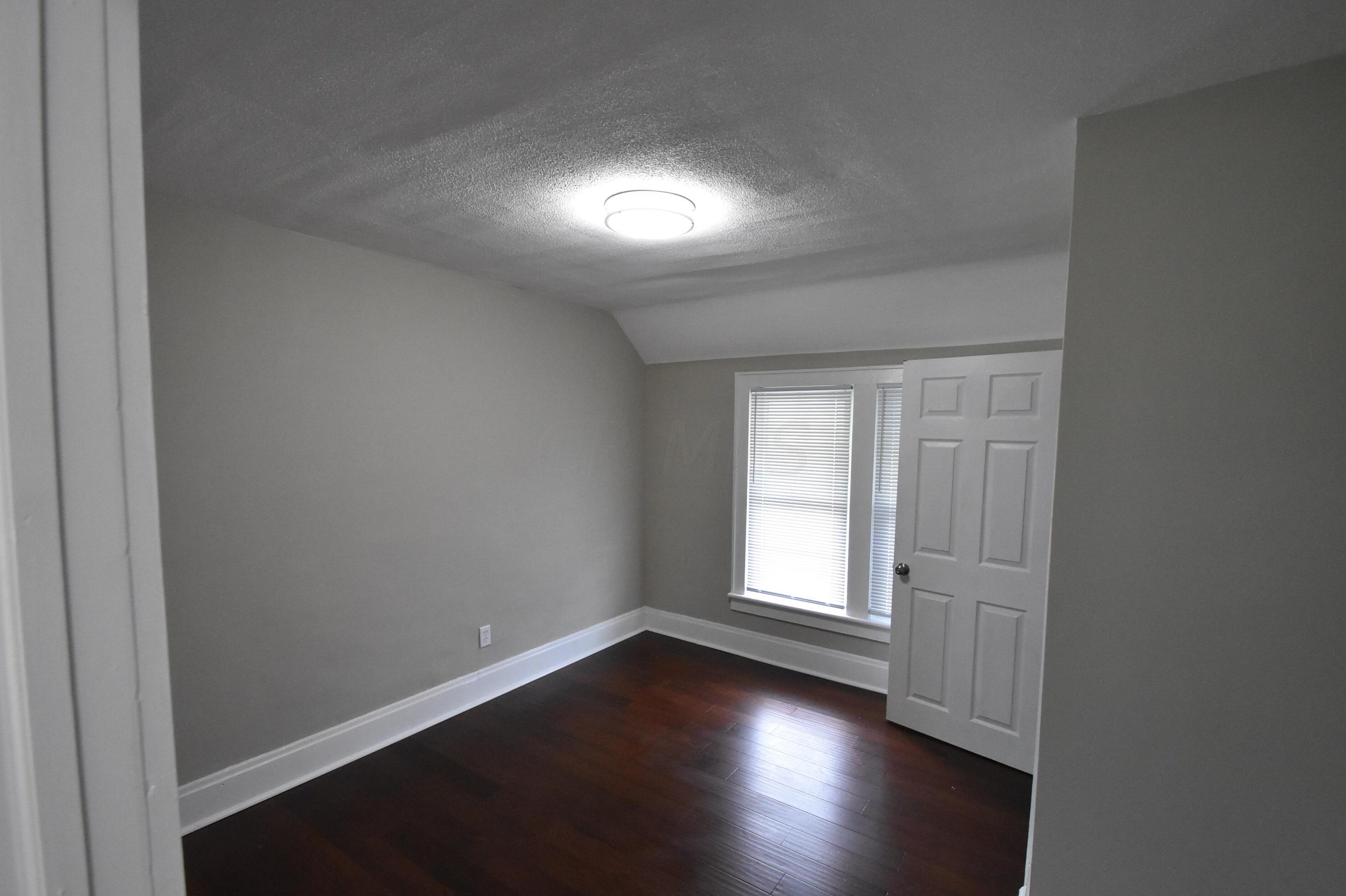 476 Hinman Ave, Columbus OH 43207-2004 exterior