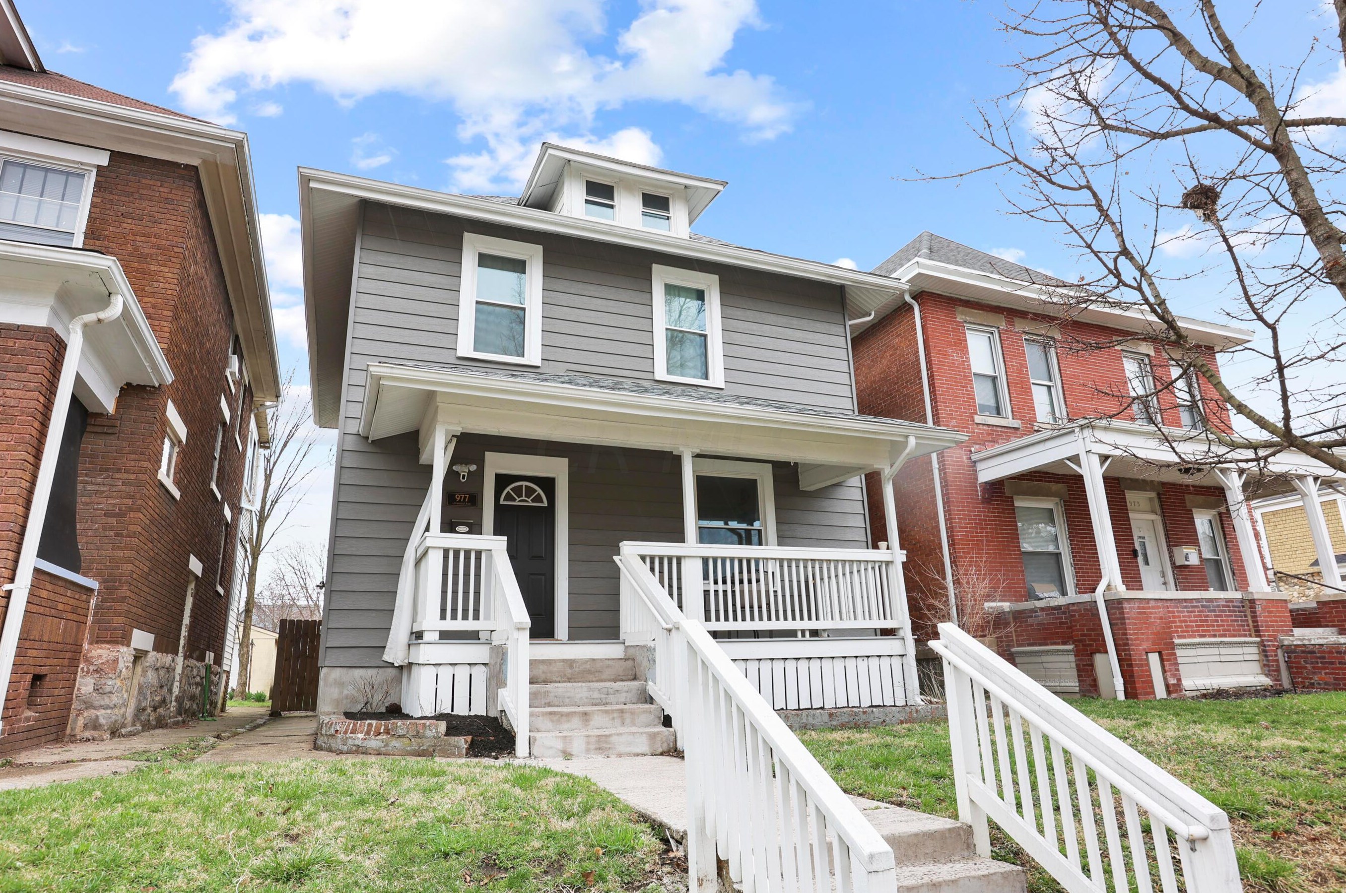 977 Linwood Ave, Columbus, OH 43206-1674
