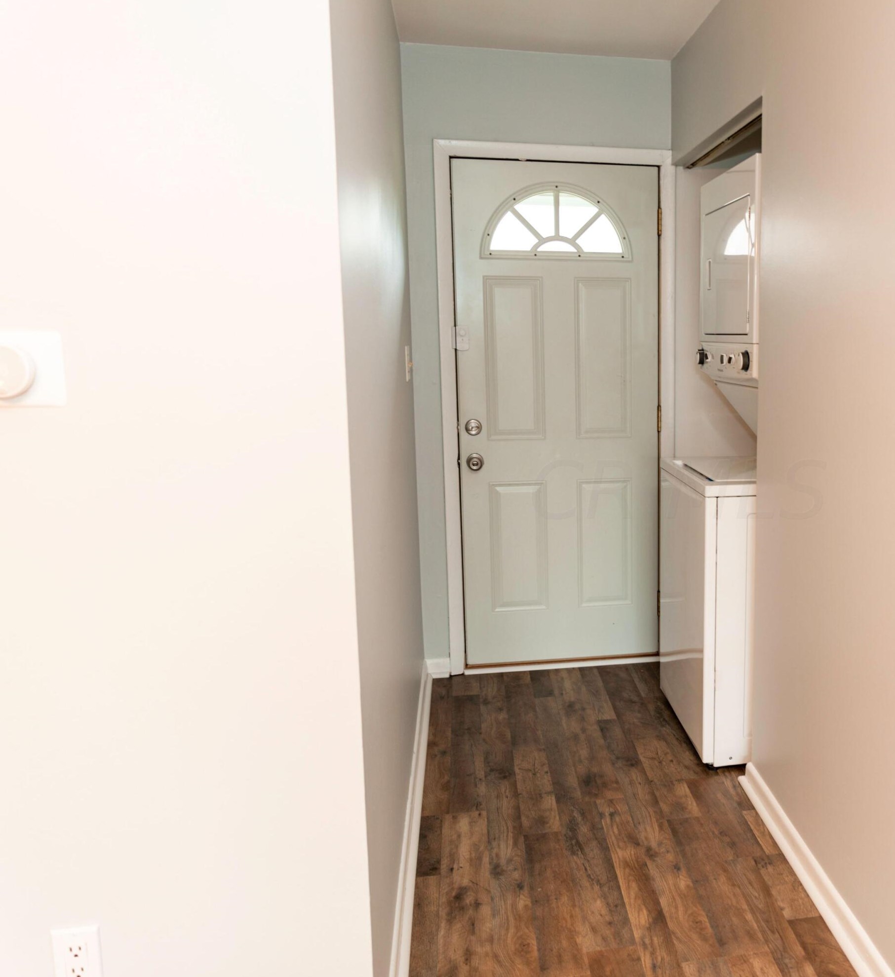 1161 Woodbrook Cir, Columbus, OH 43223-3154
