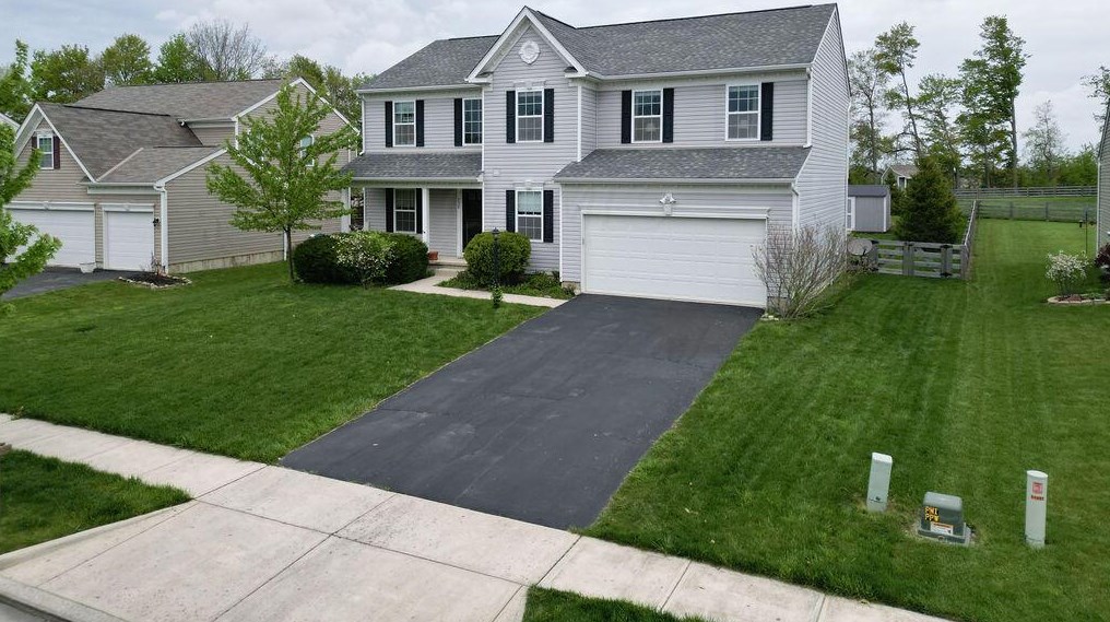 232 Weeping Willow Run Dr, Johnstown, OH 43031