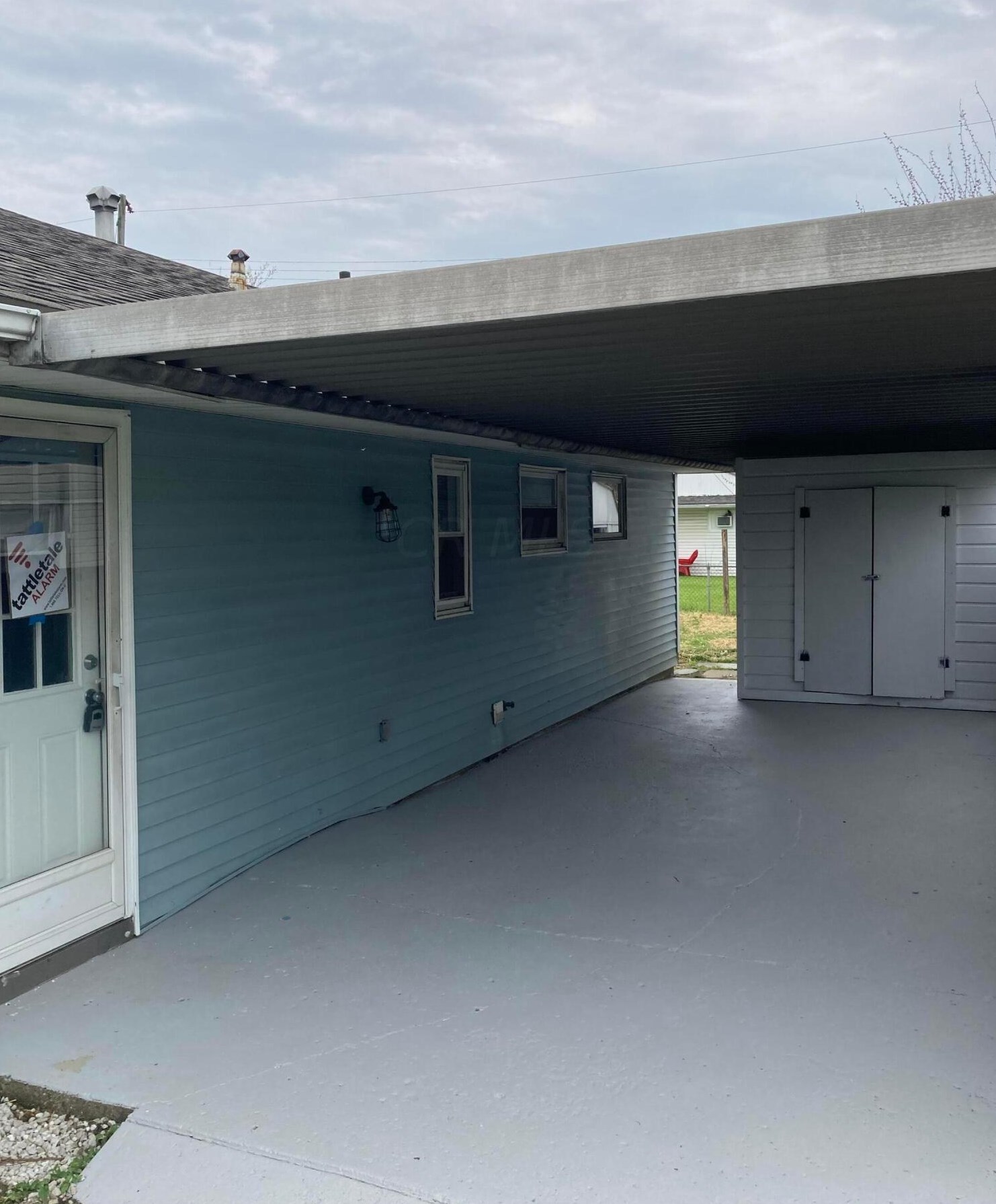 1755 Eastbrook Dr, Columbus OH  43223-3701 exterior