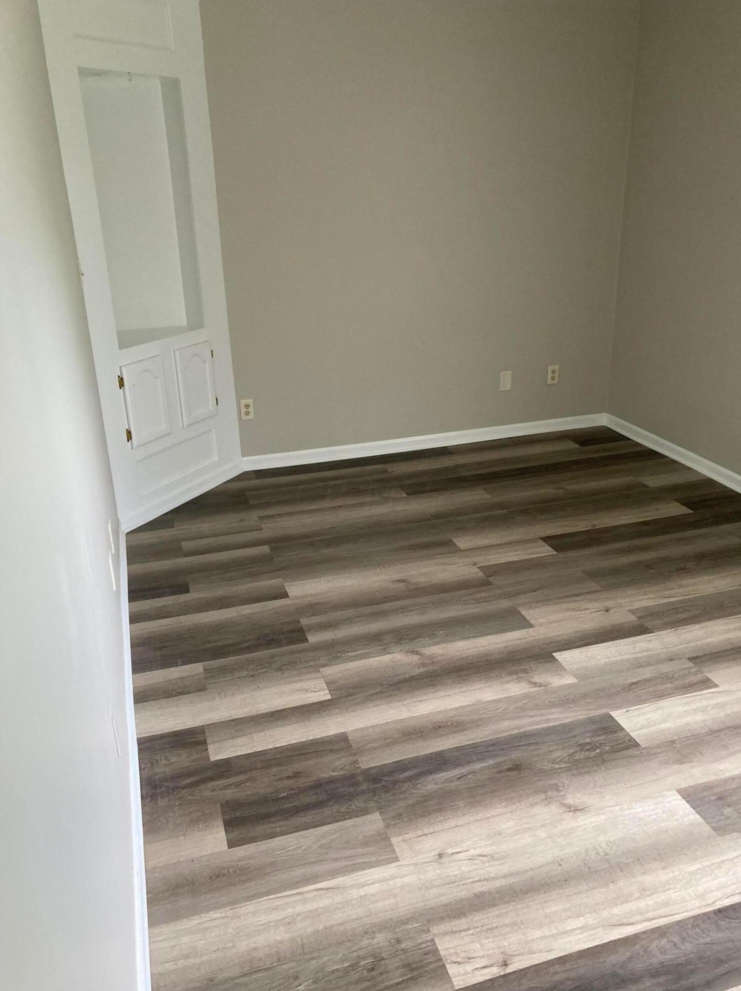 1755 Eastbrook Dr, Columbus OH  43223-3701 exterior