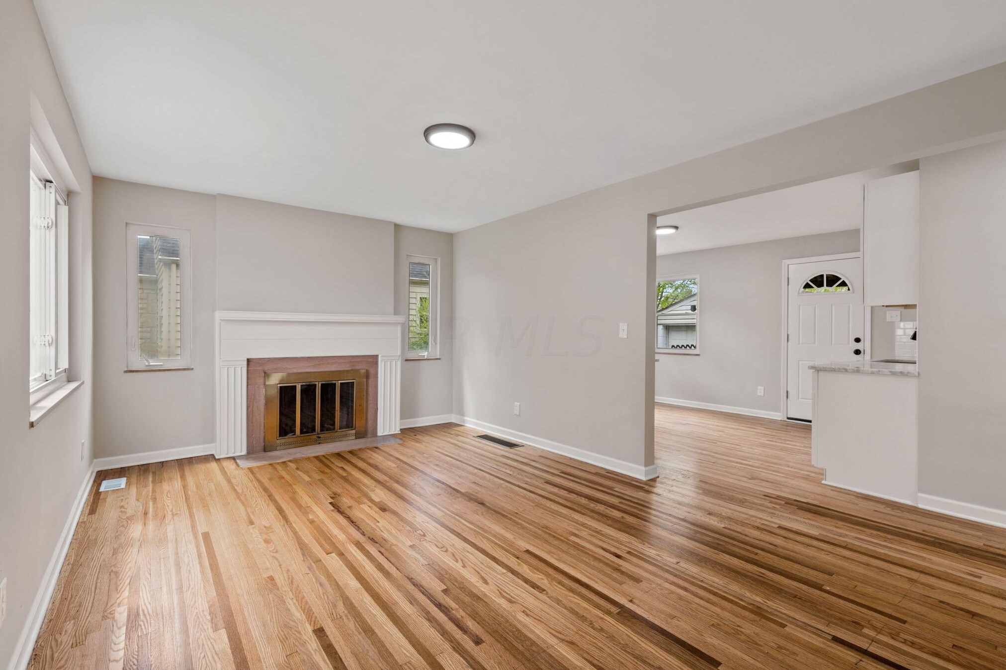 2975 Oaklawn St, Columbus, OH 43224-4352