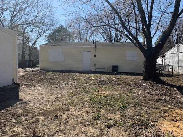 1654 Striebel Rd, Columbus, OH 43227-3627