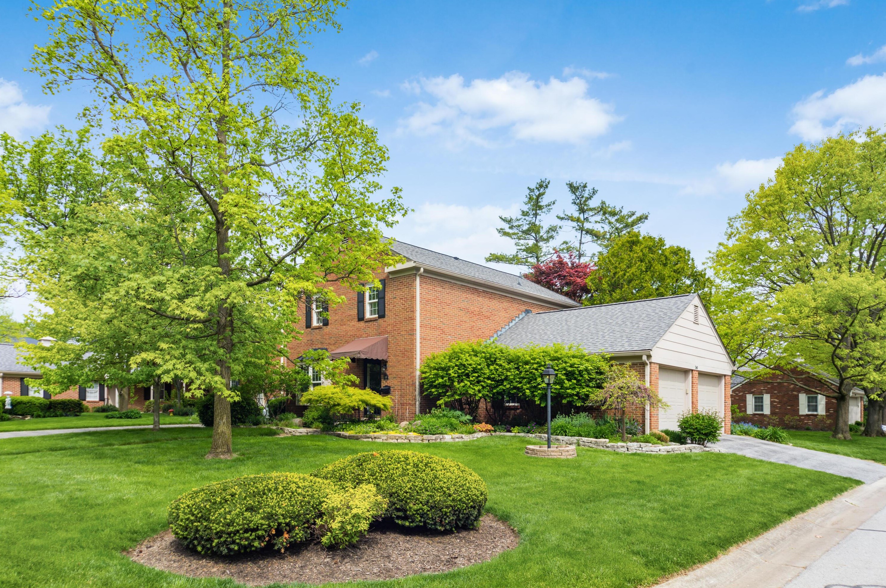 1160 Airendel Ln, Columbus, OH 43220-4054