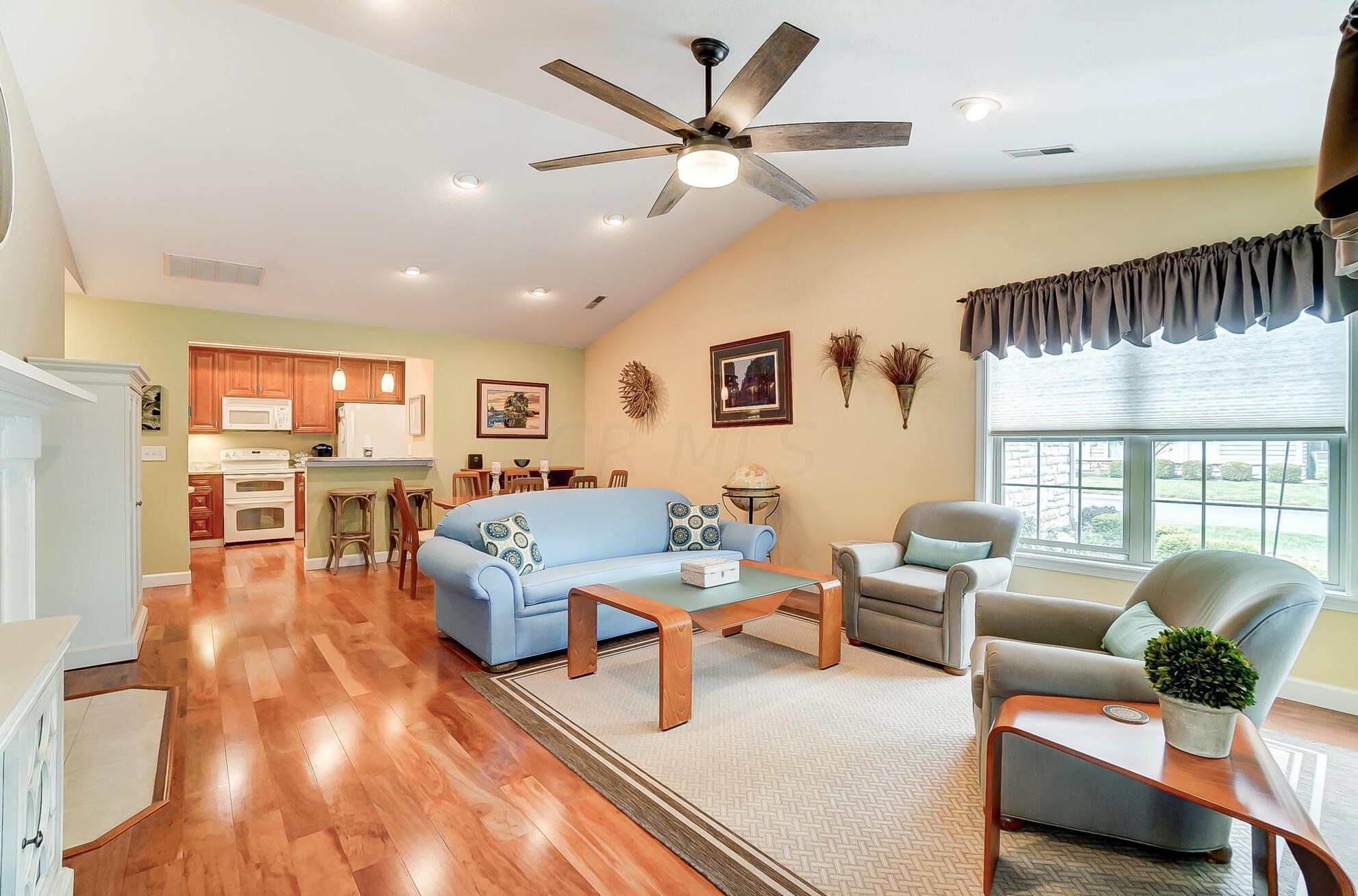 5381 Knotting Woods Dr, Westerville, OH 43081-8824
