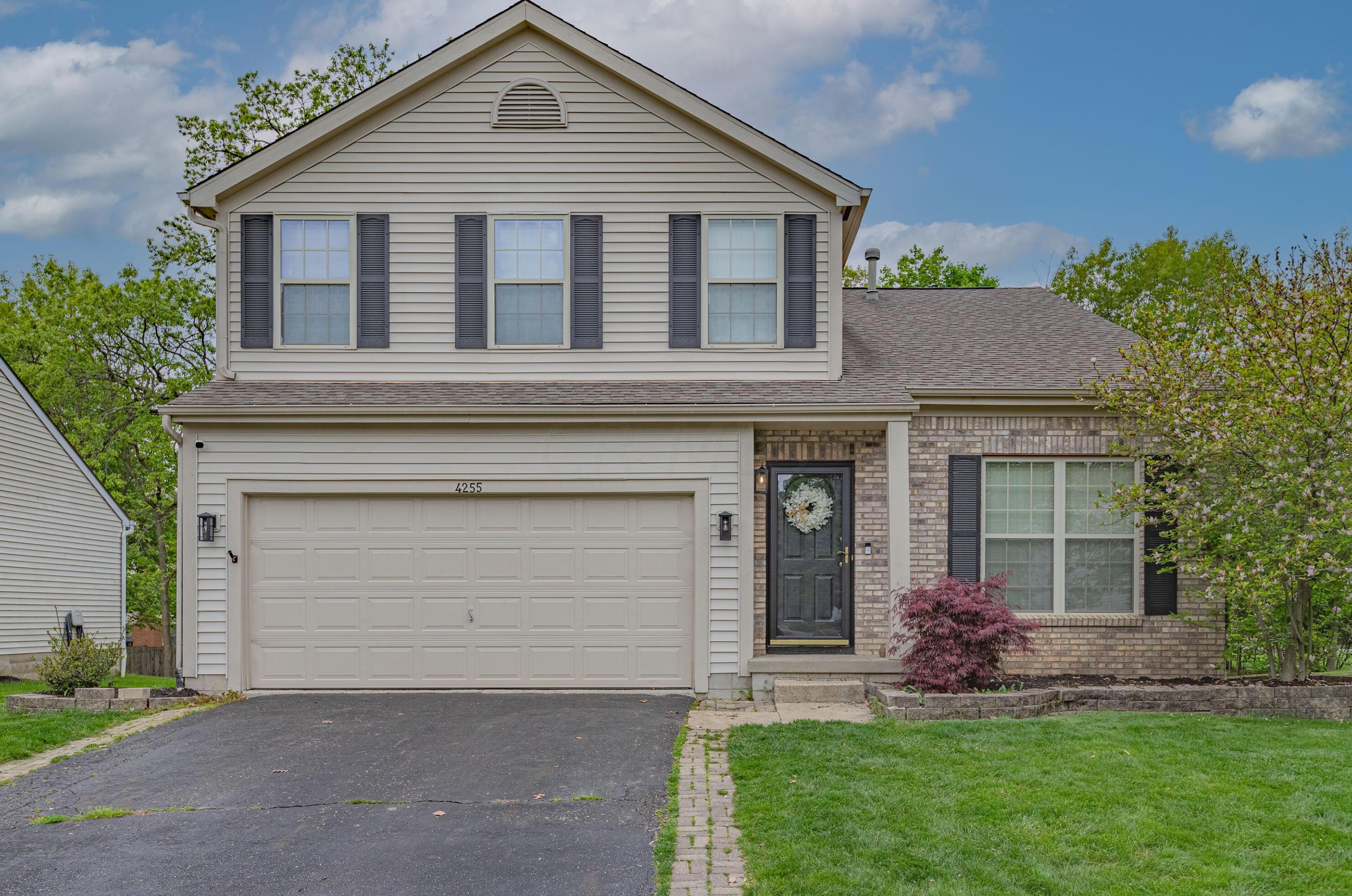 4255 Tarben Woods Dr, Columbus, OH 43230-8403
