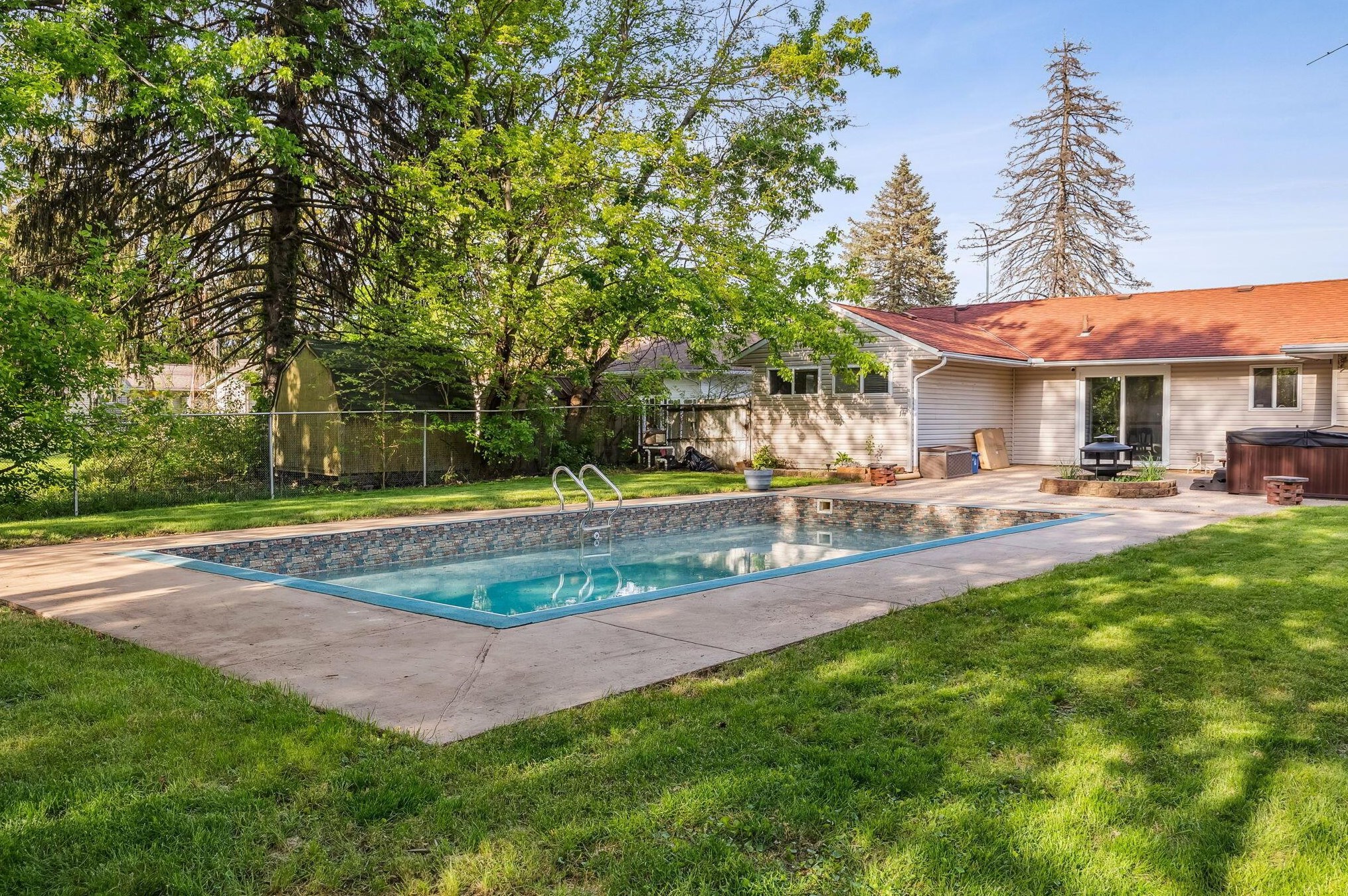 247 Hamilton Rd, Columbus OH  43213-1311 exterior