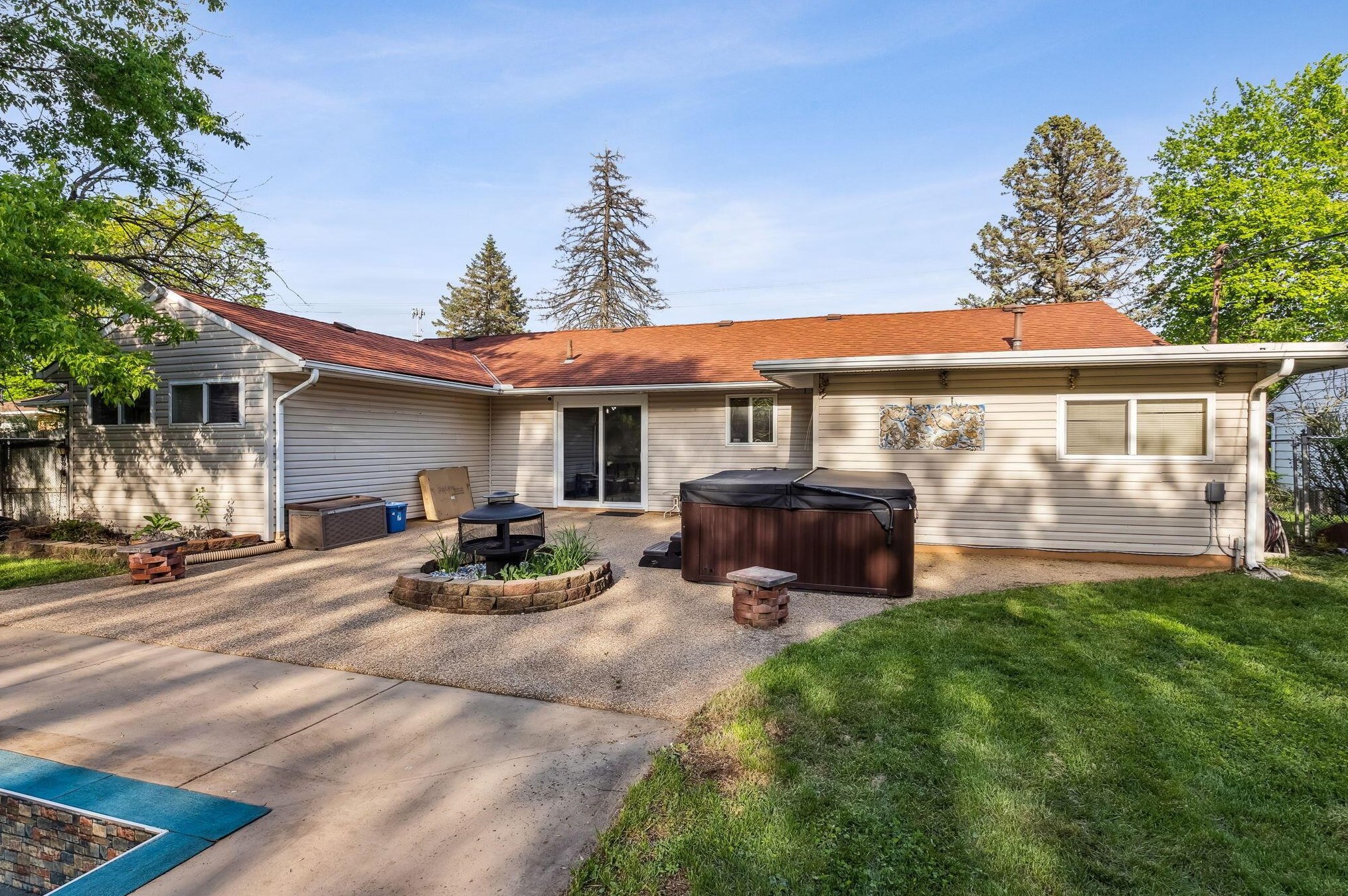 247 Hamilton Rd, Columbus OH  43213-1311 exterior