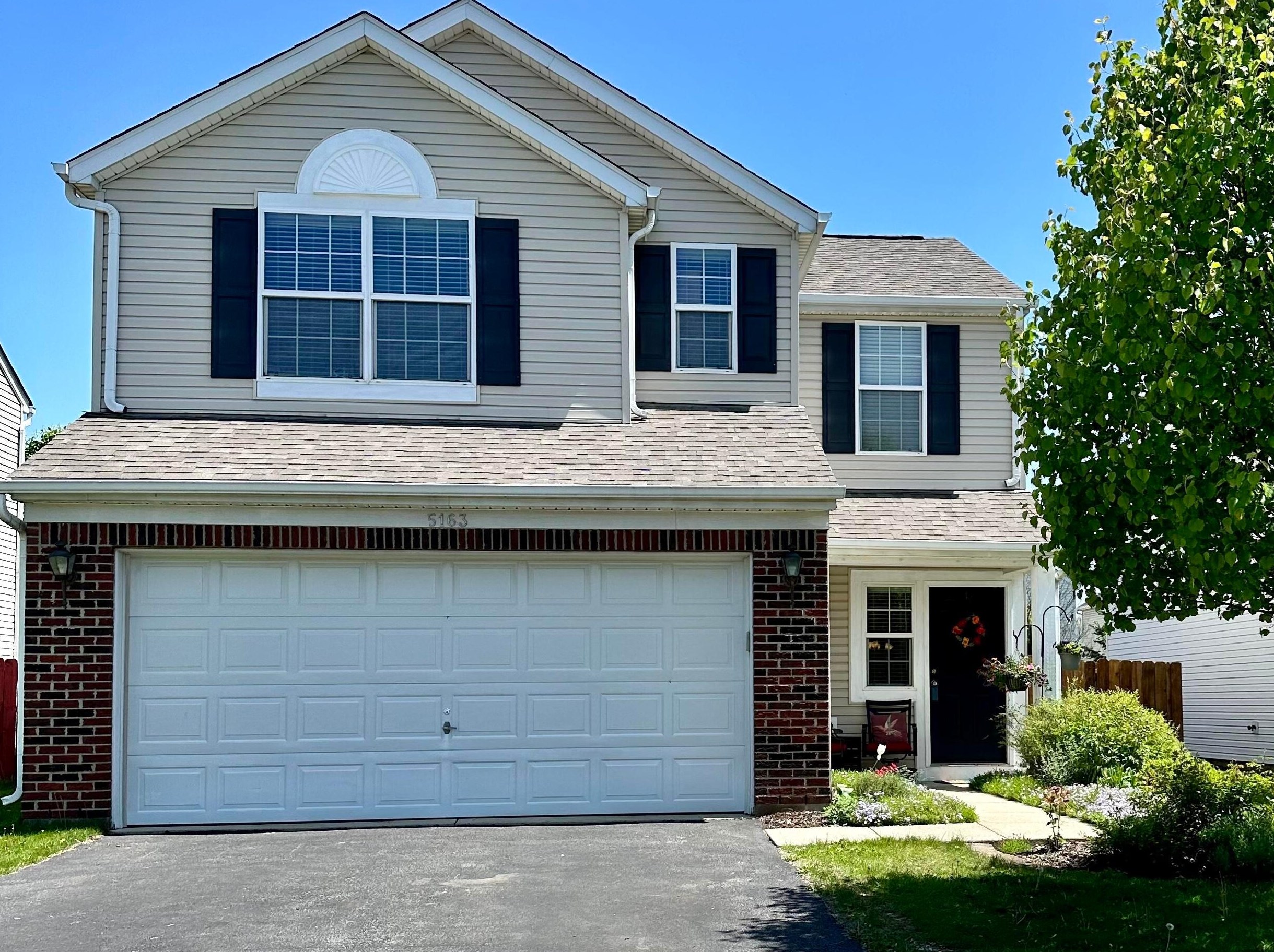 5163 Baker Ridge Dr, Columbus, OH 43228-1795