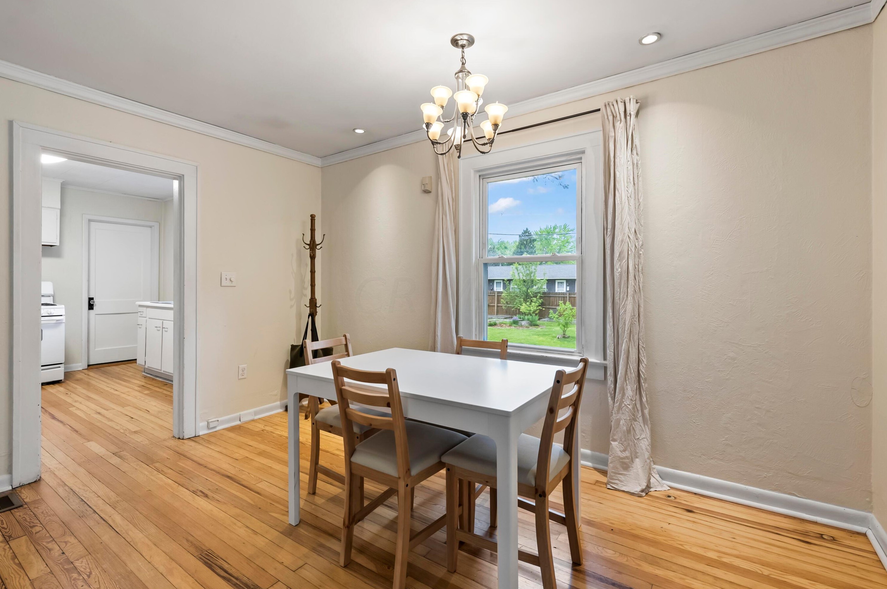 3189 Mcguffey Rd, Columbus OH  43224-4141 exterior