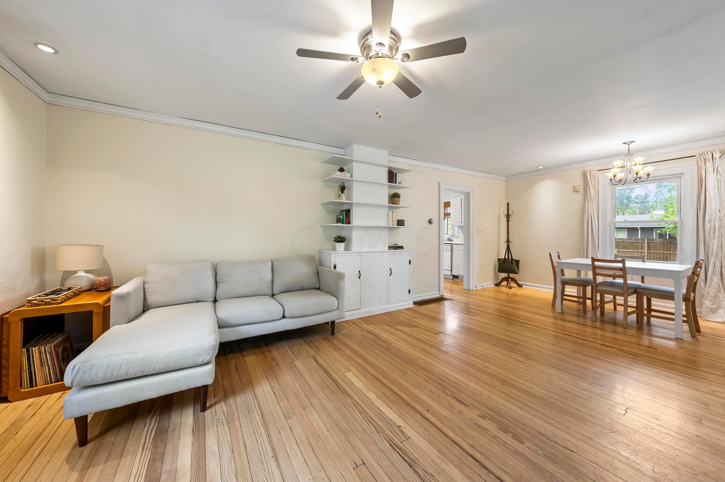 3189 Mcguffey Rd, Columbus OH  43224-4141 exterior