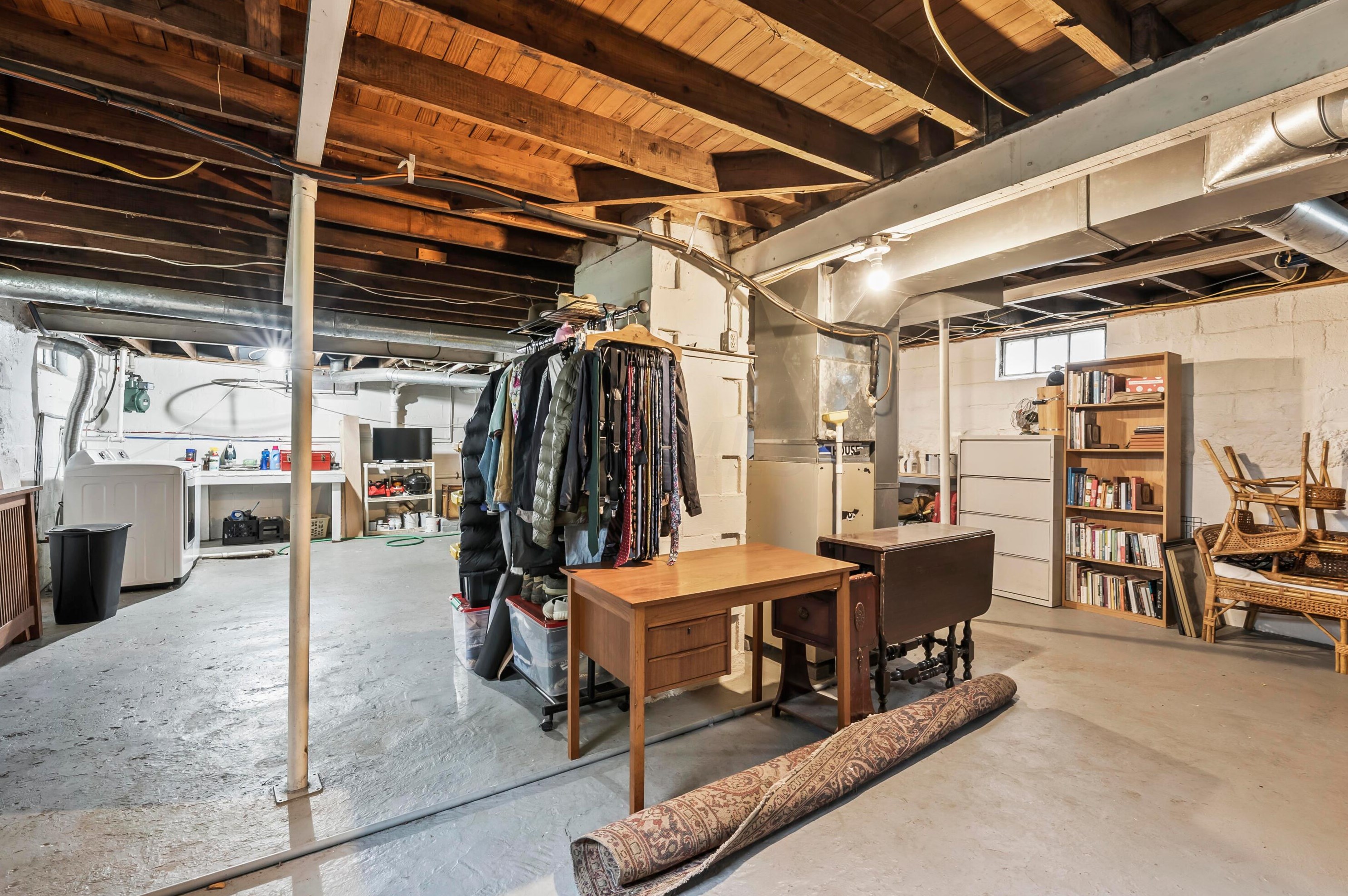 3189 Mcguffey Rd, Columbus OH  43224-4141 exterior