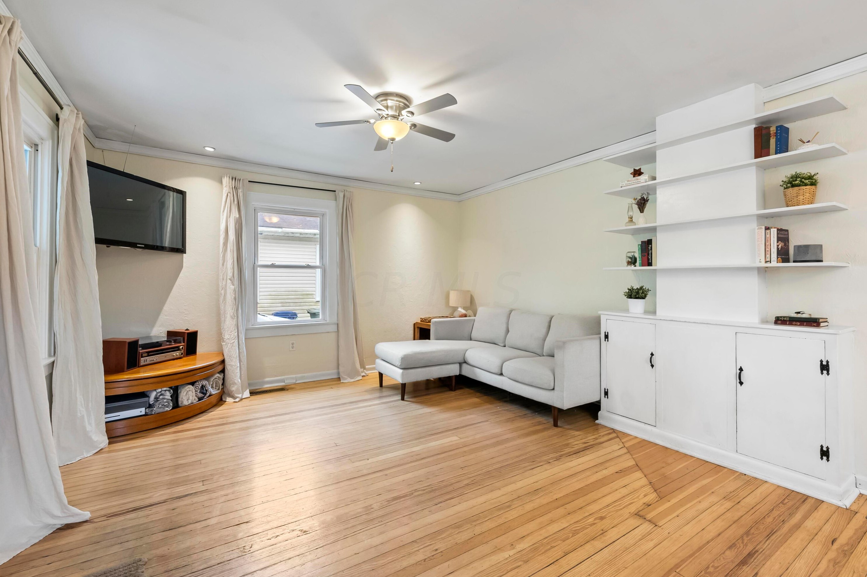 3189 Mcguffey Rd, Columbus OH  43224-4141 exterior