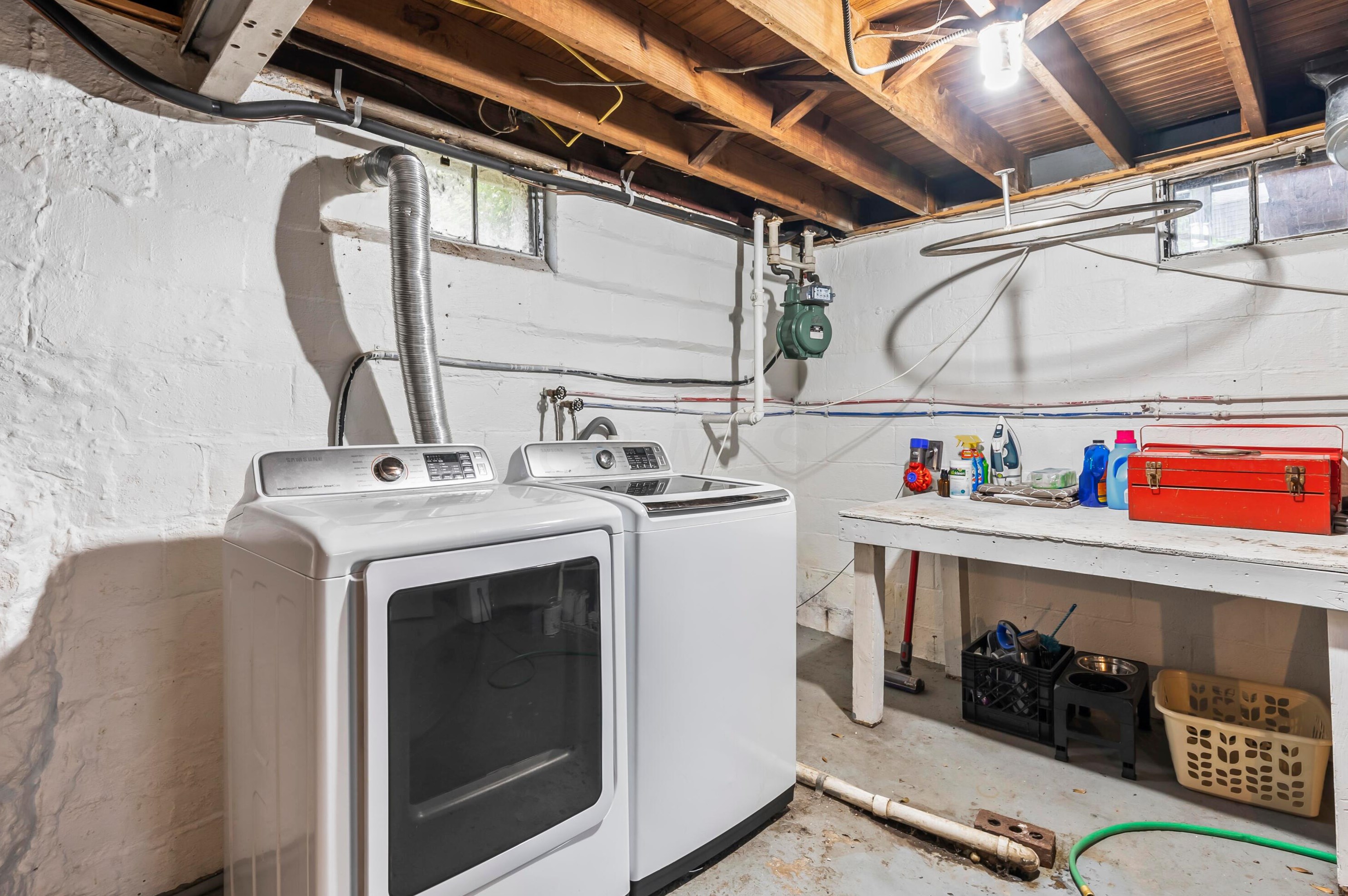 3189 Mcguffey Rd, Columbus OH  43224-4141 exterior