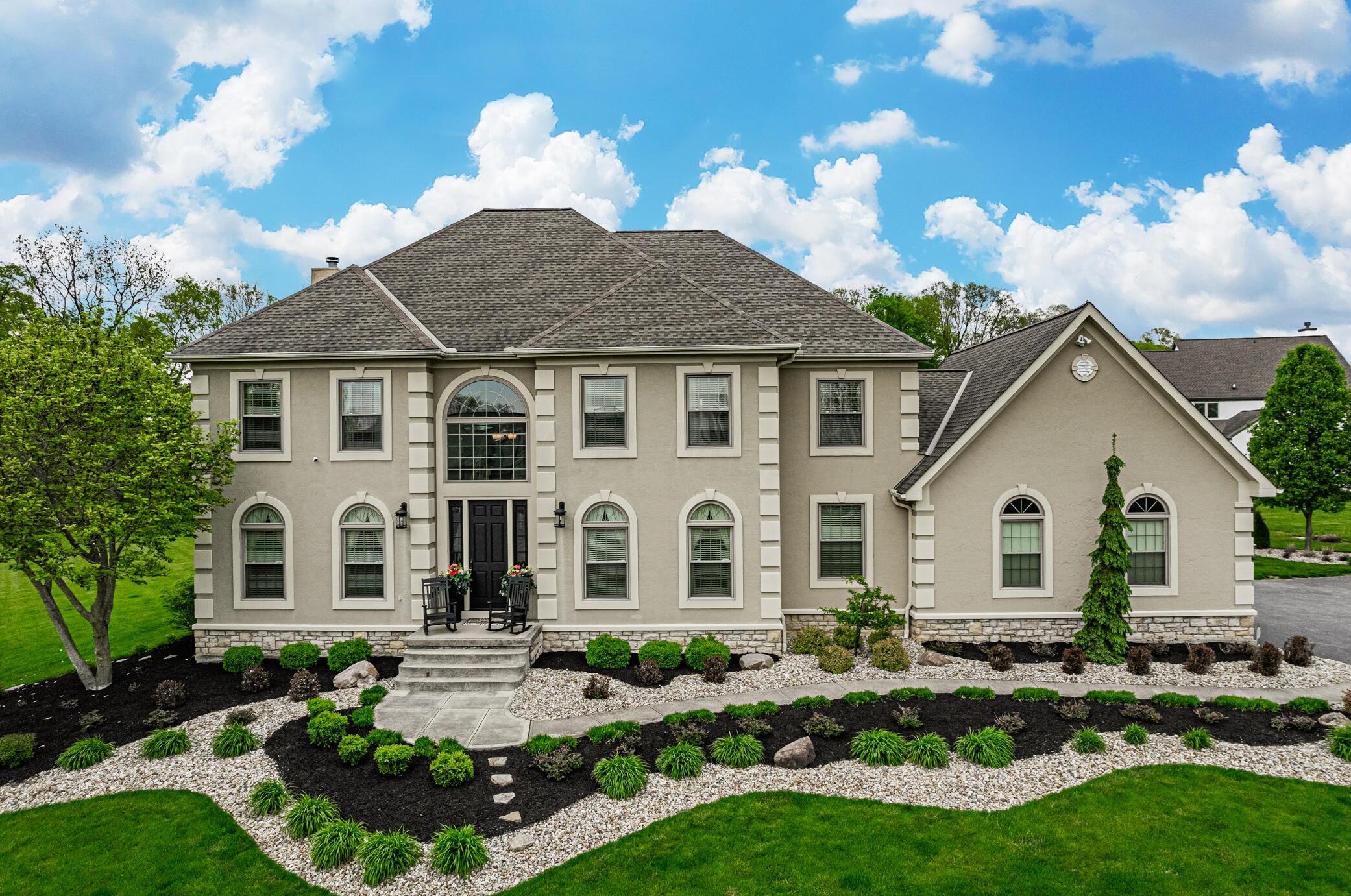 5547 Riverside Dr, Delaware, OH 43015-7902