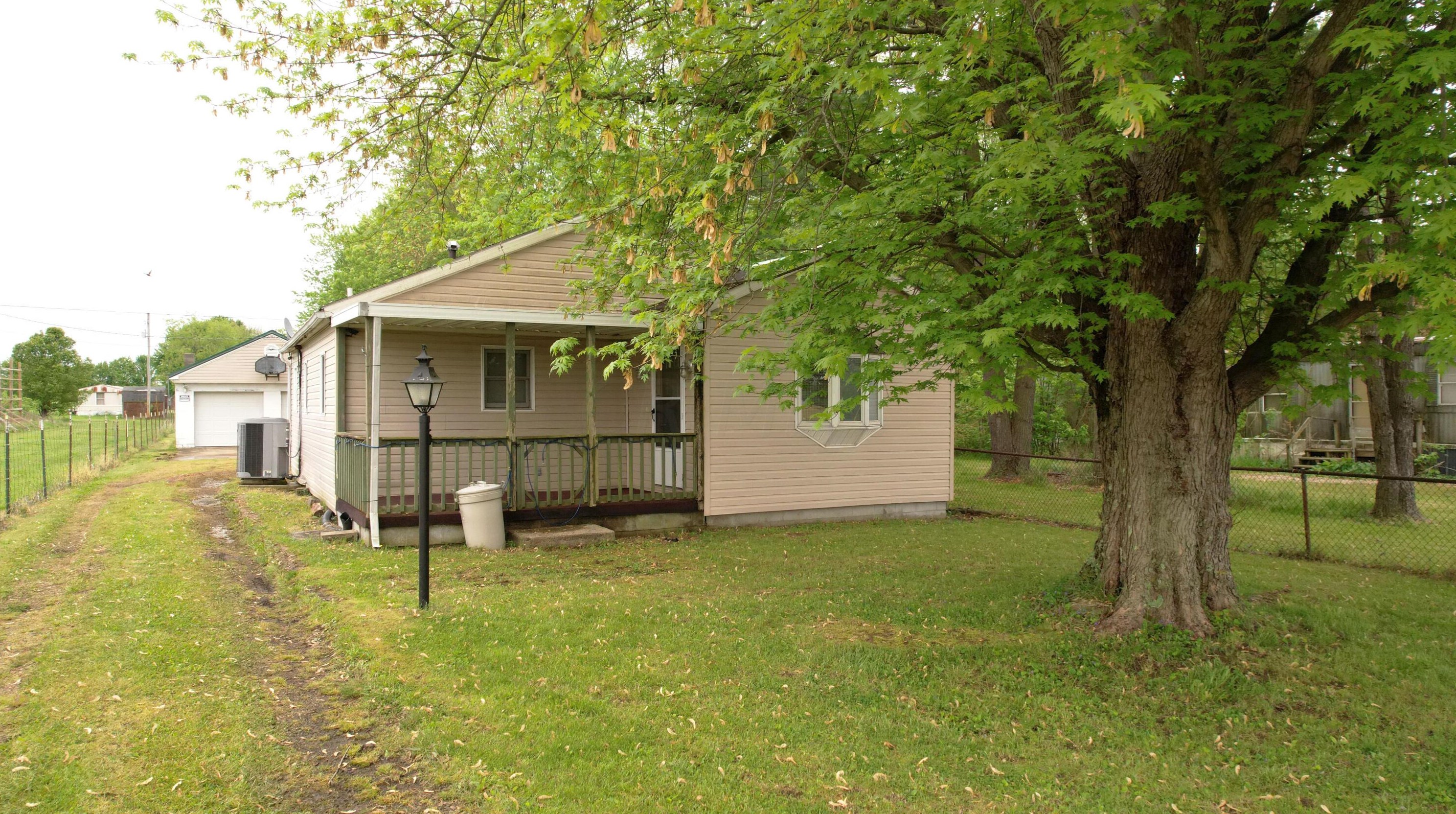 138 Smith Ln, Londonderry, OH 45647