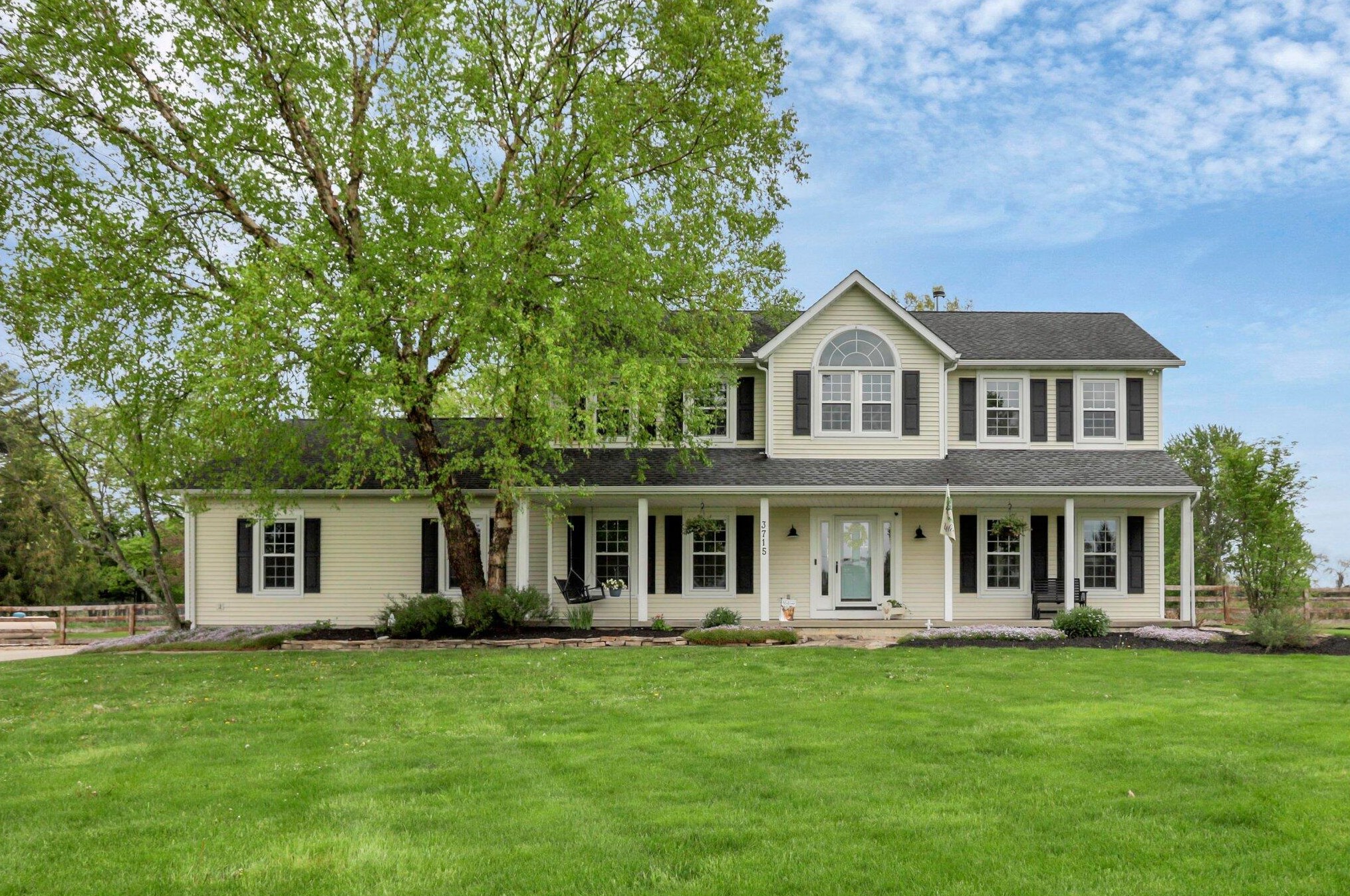 3715 York Sw Rd, Pataskala, OH 43062