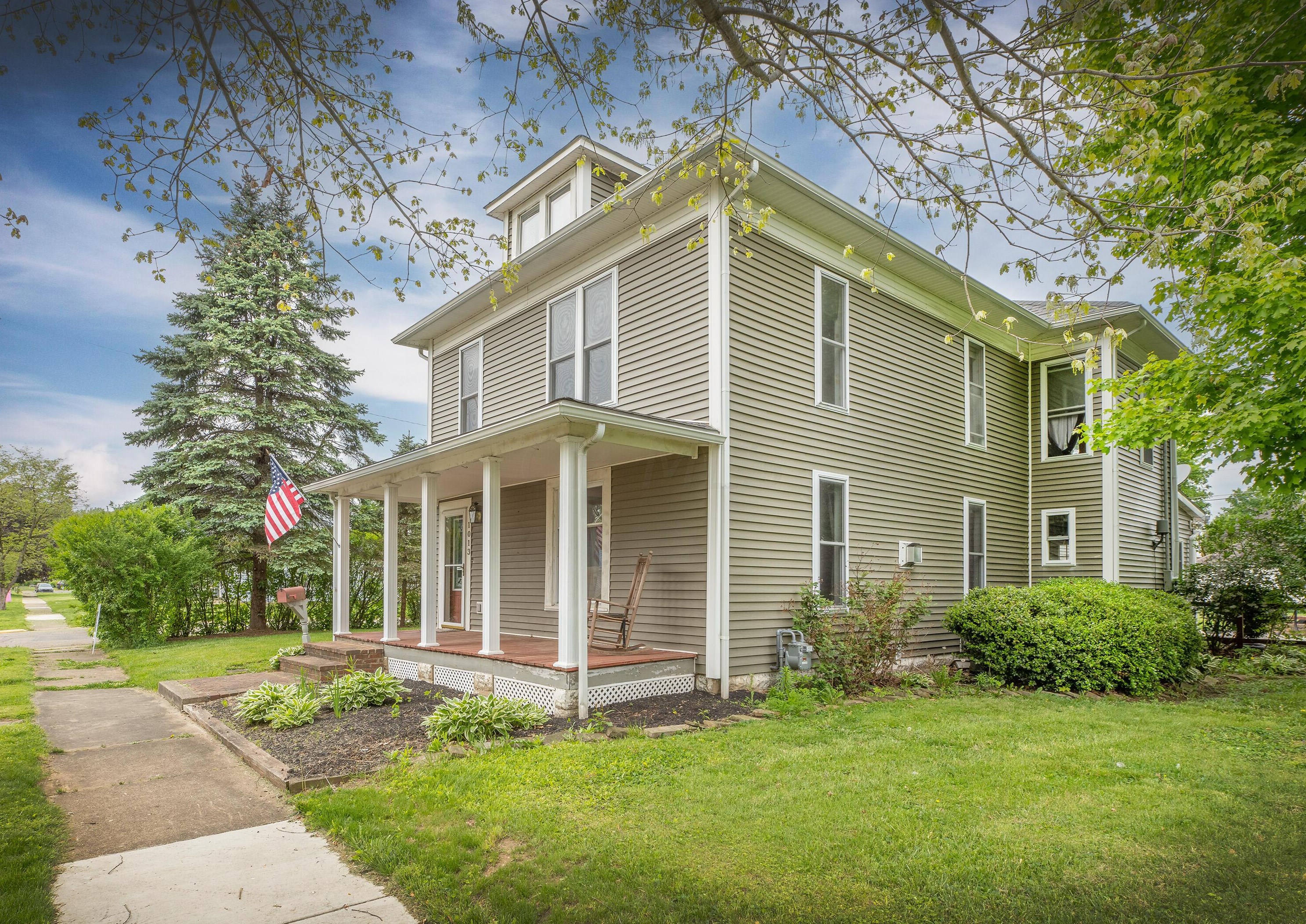 1013 W Chestnut St, Mount Vernon, OH 43050