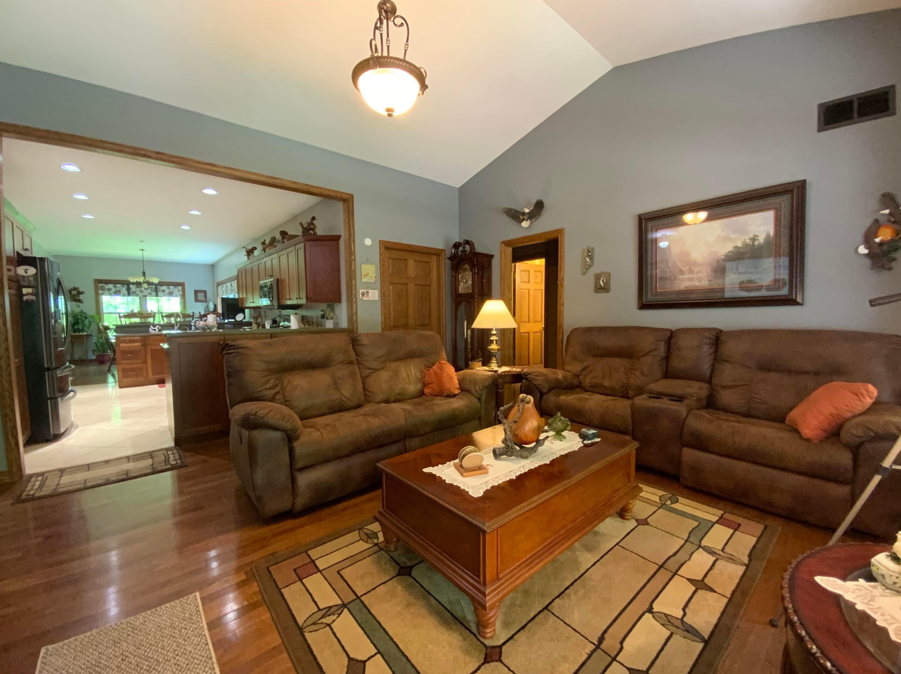 16040 Skyline Dr, Danville, OH 43014