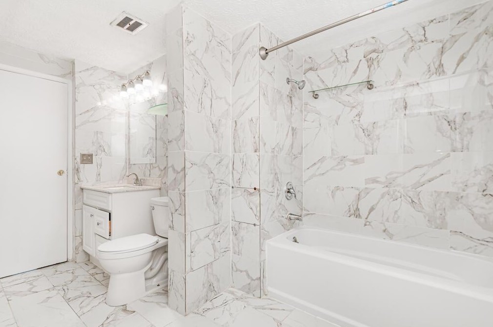 5599 Natalie Ct, Westerville OH  43081-4322 exterior