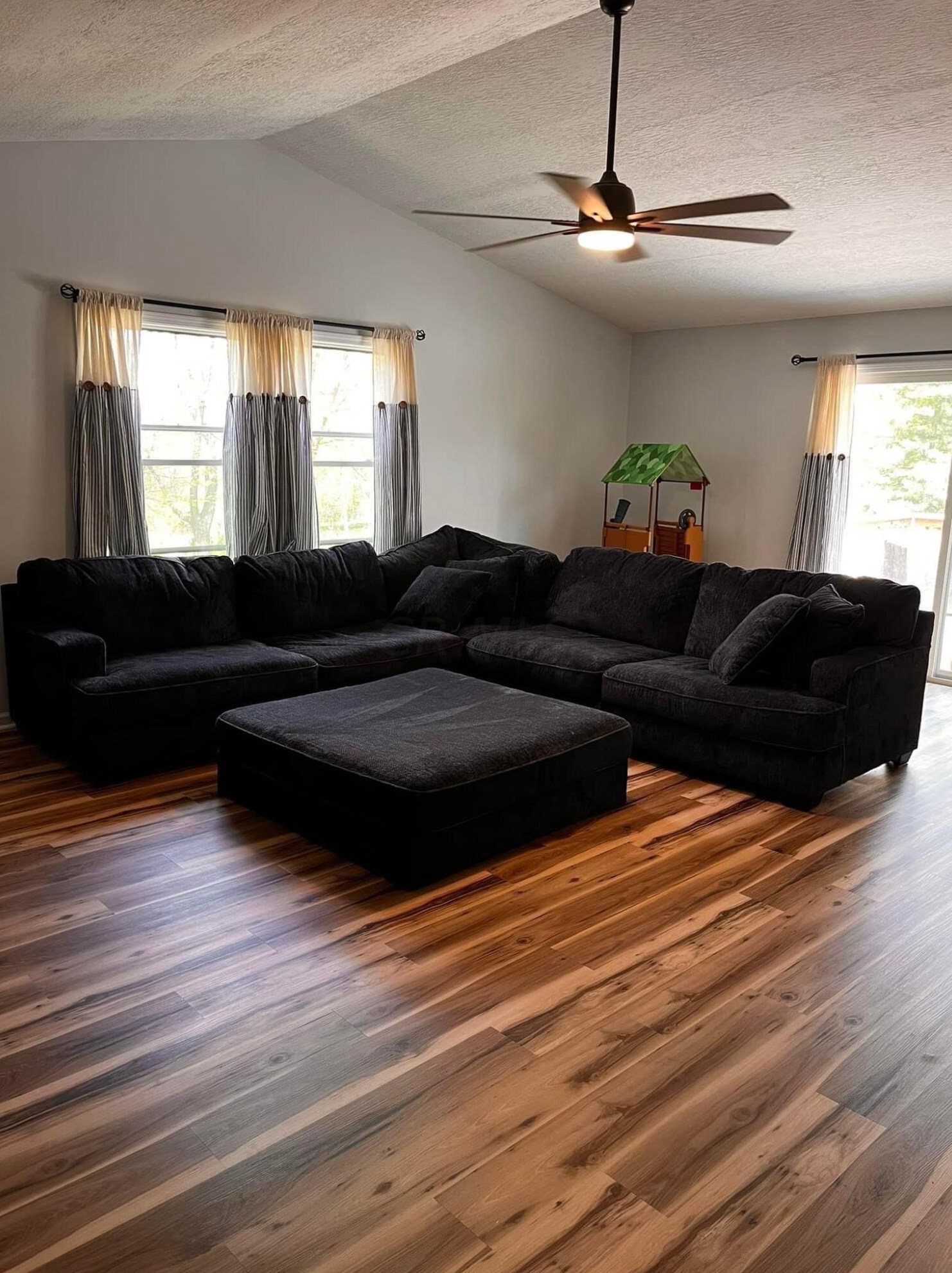 148 Lakeview Heights Dr, Howard, OH 43028-9547