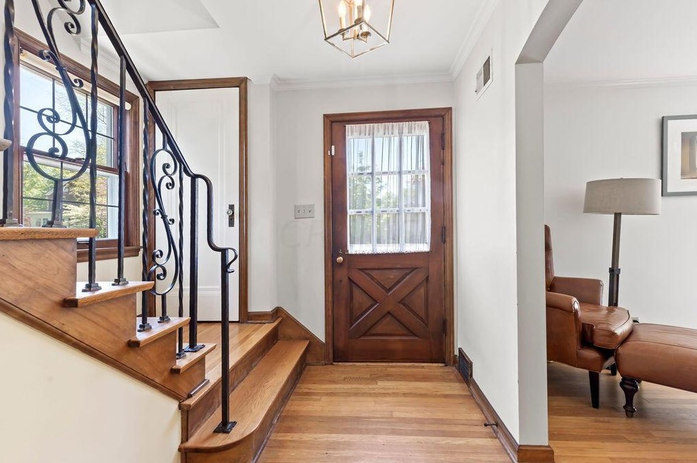 280 Winthrop Rd, Columbus OH  43214-3642 exterior