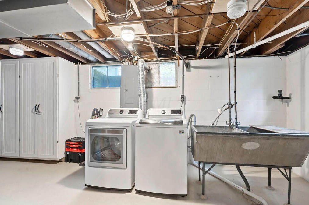 280 Winthrop Rd, Columbus OH  43214-3642 exterior