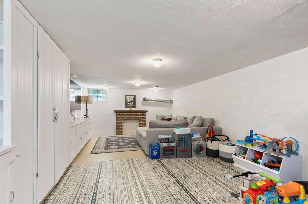 280 Winthrop Rd, Columbus OH  43214-3642 exterior