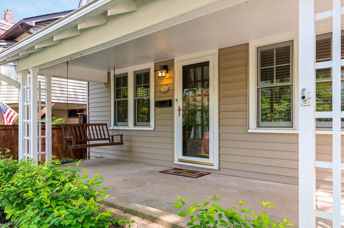 3022 Midgard Rd, Columbus, OH 43202-1412
