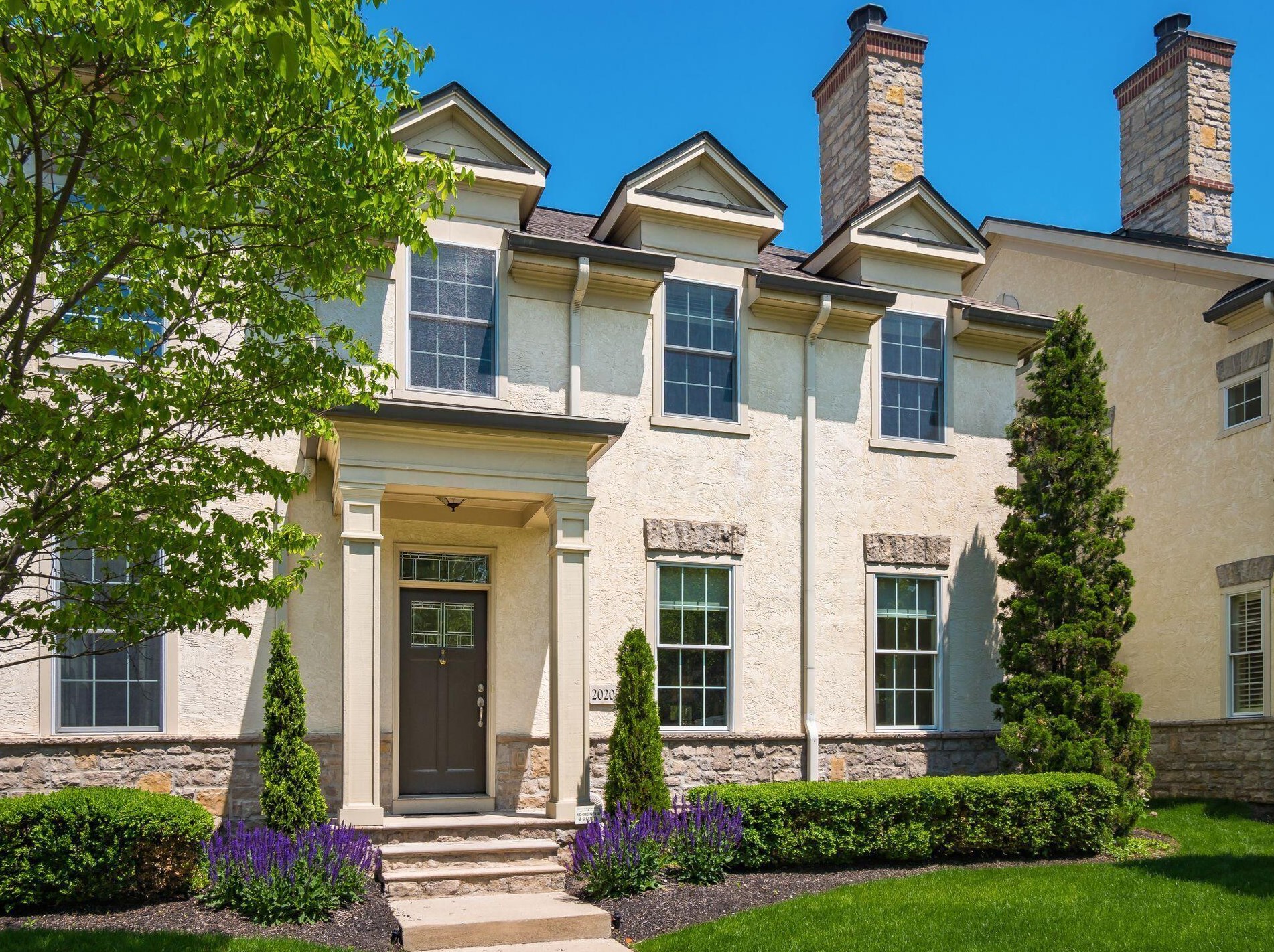 2020 Cardigan Ave, Columbus, OH 43212-2718