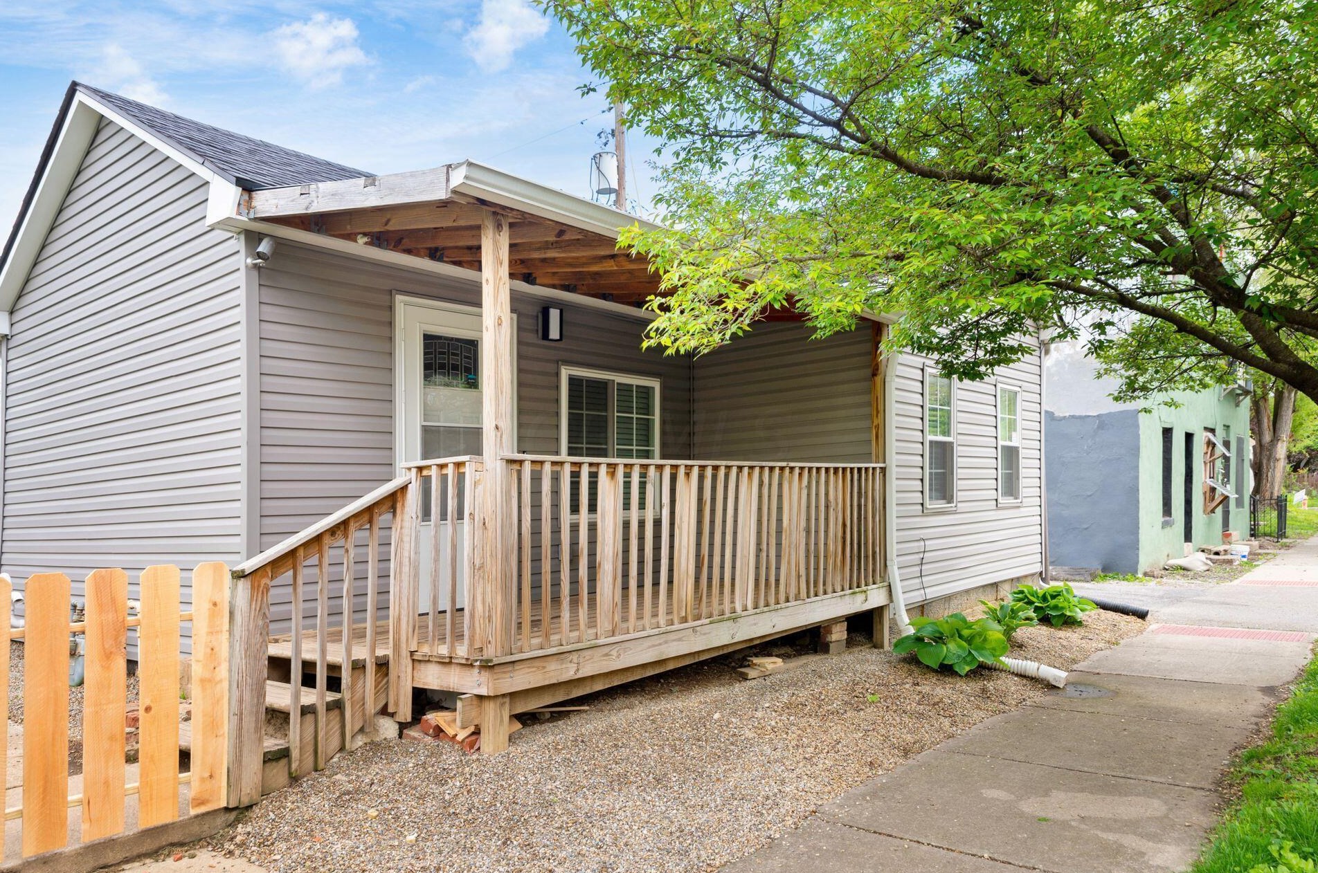 148 Barthman Ave, Columbus, OH 43207-1995