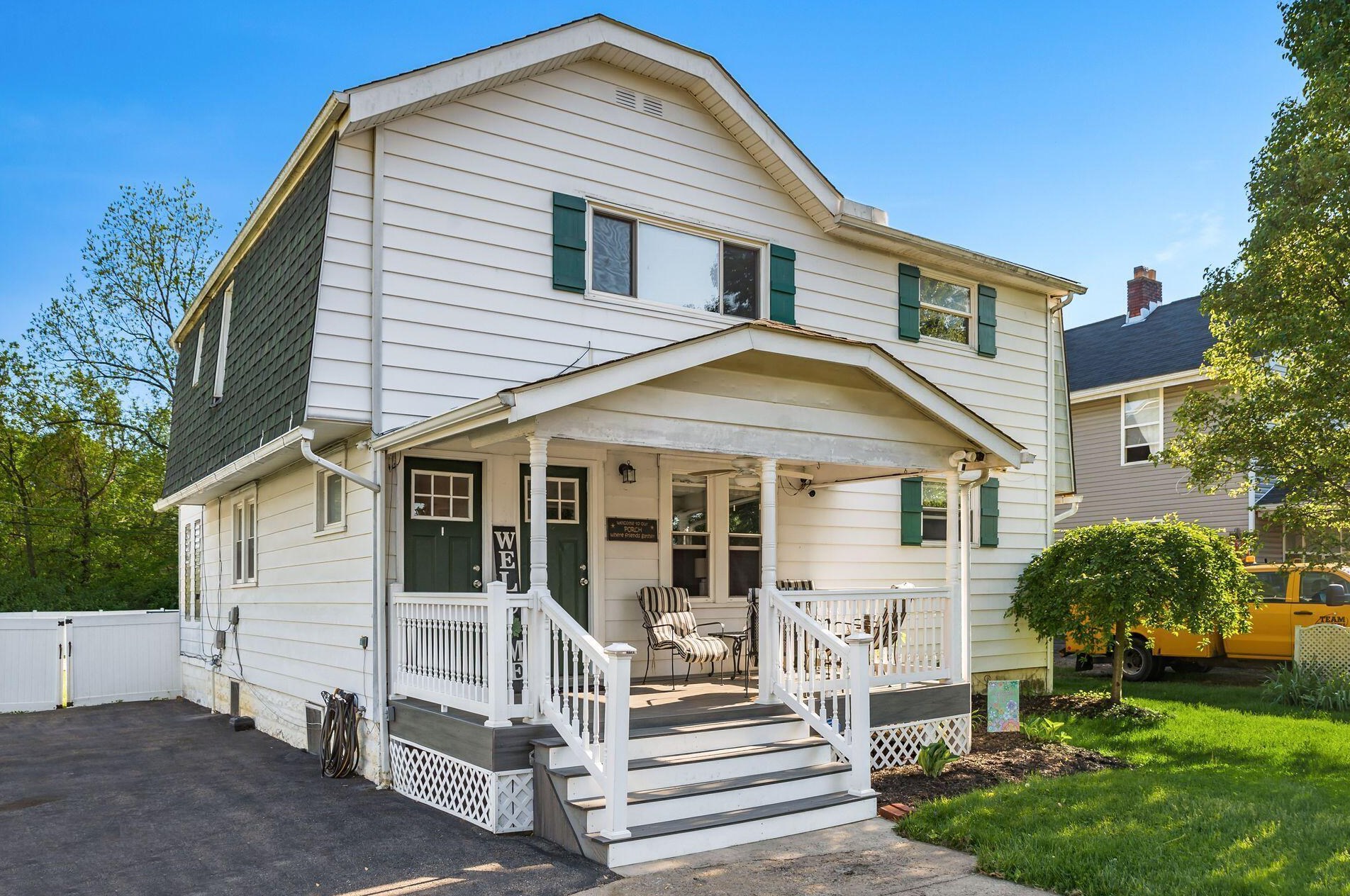 1587 Garling Ave, Columbus, OH 43223-2541