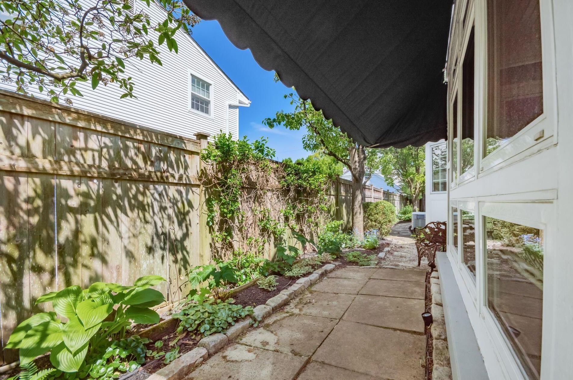 1710 Essex Rd, Columbus OH  43221-3845 exterior