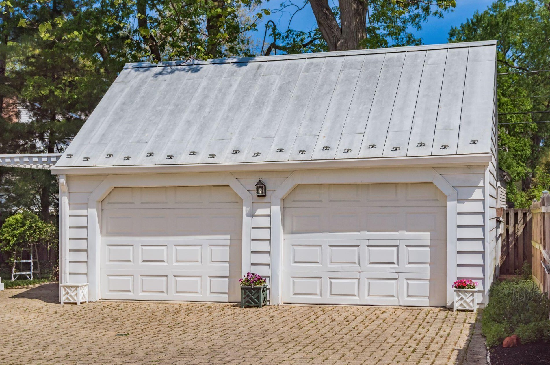 1710 Essex Rd, Columbus OH  43221-3845 exterior