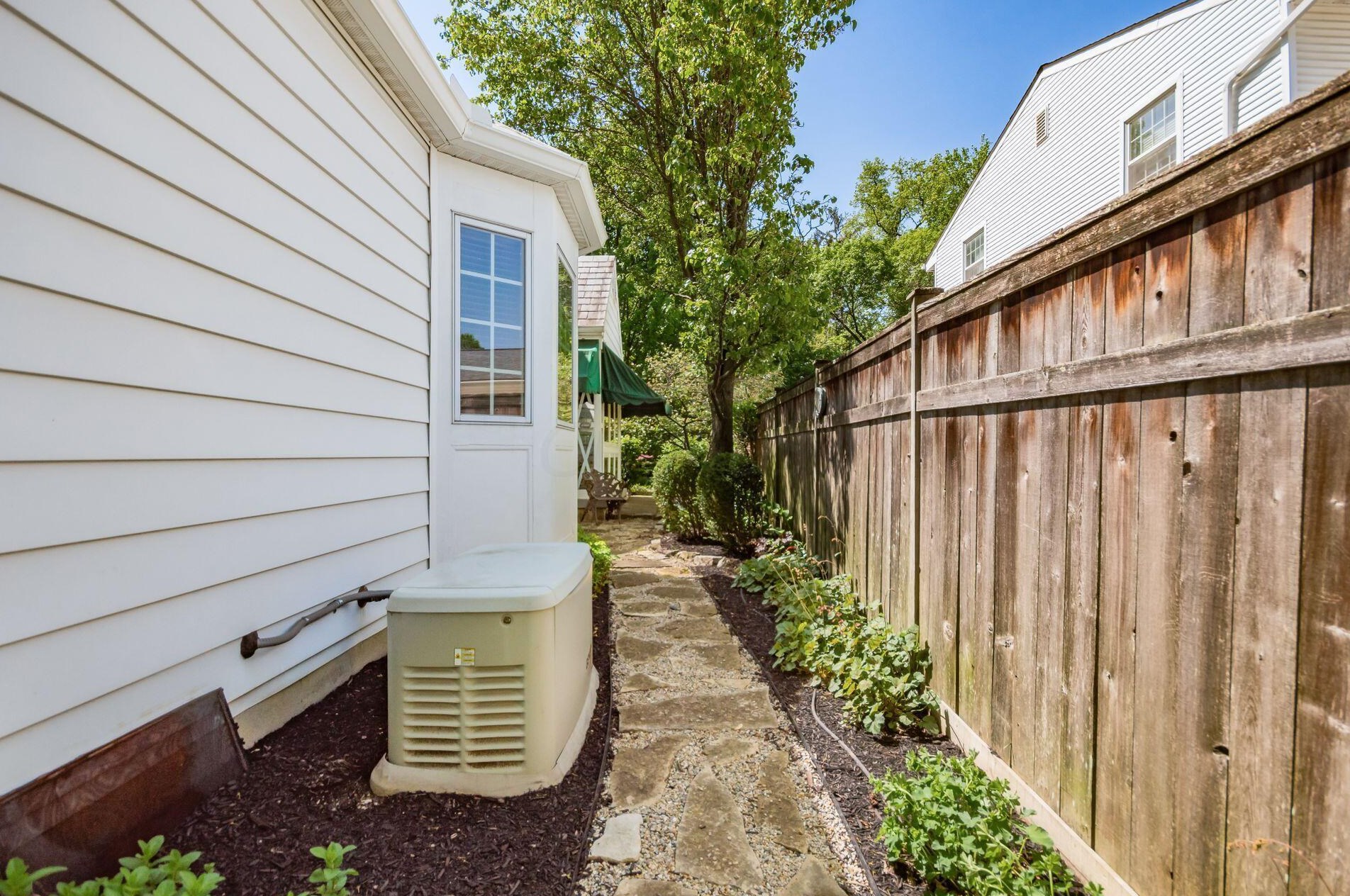 1710 Essex Rd, Columbus OH  43221-3845 exterior