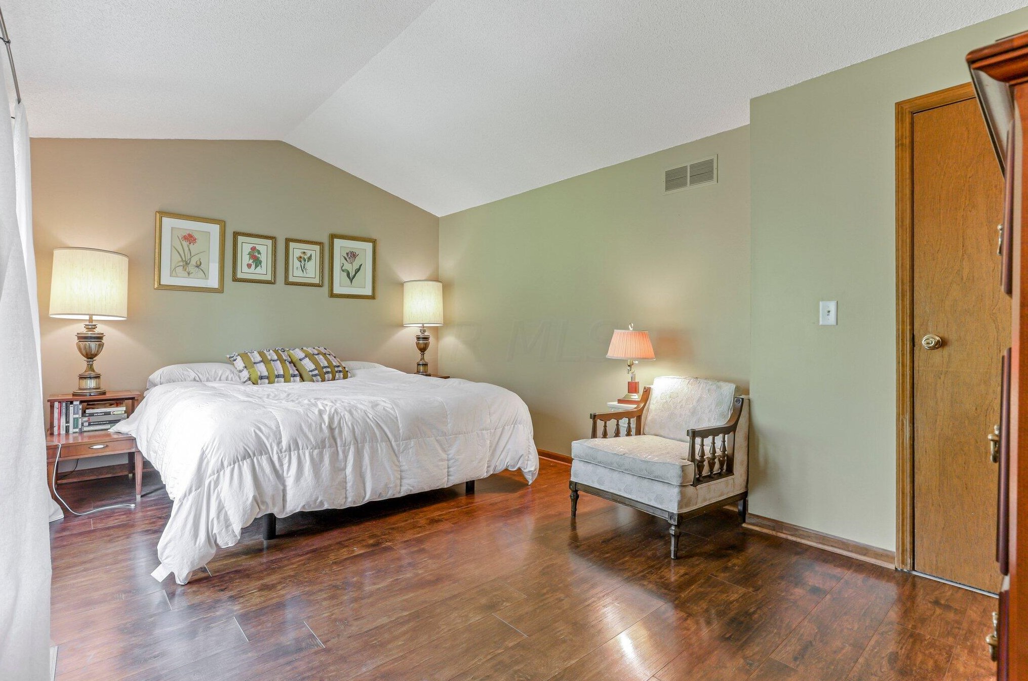 5385 Wolf Run Dr, Columbus OH  43230-4532 exterior