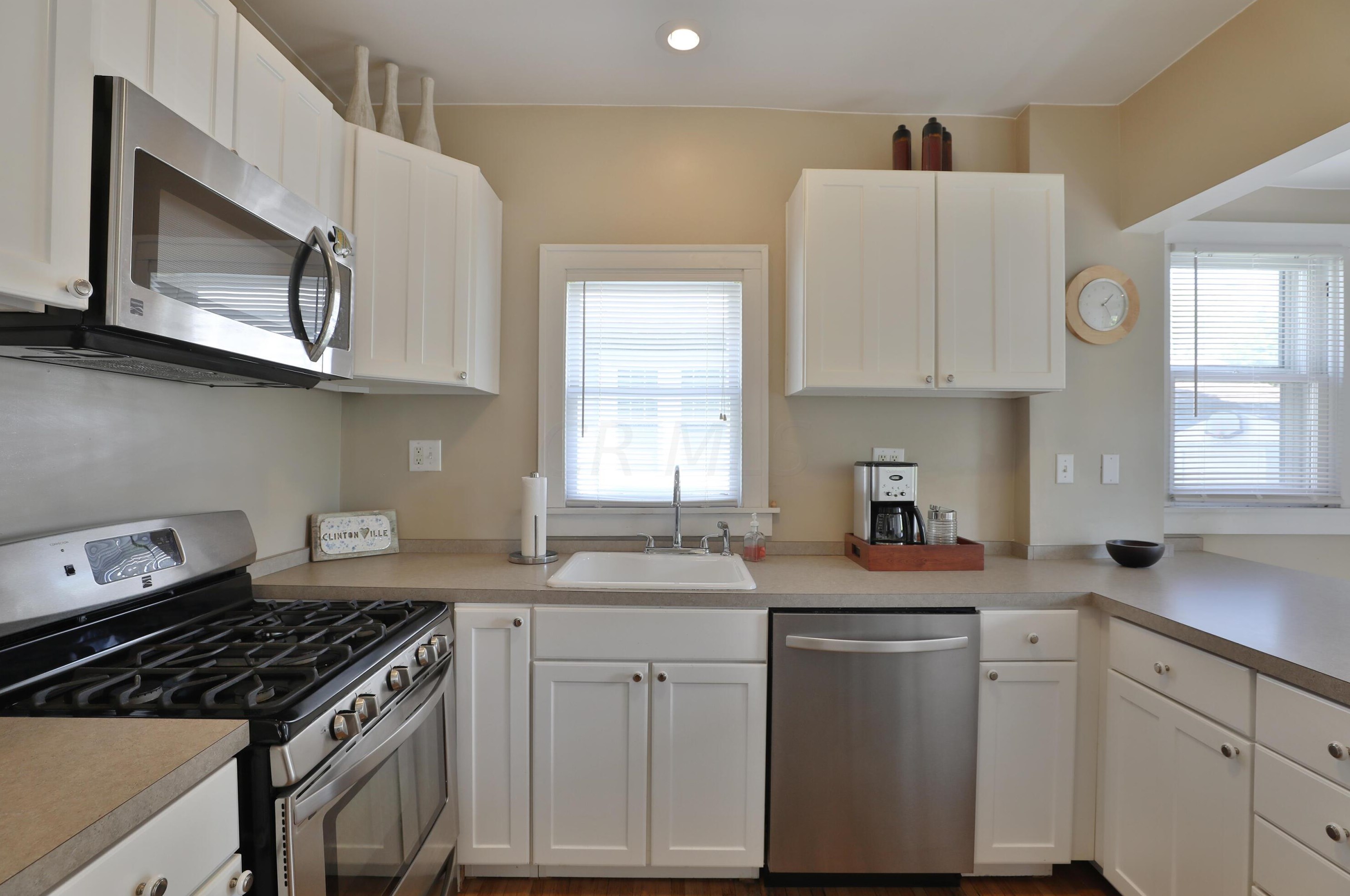 185 Weber Rd, Columbus OH 43202-1451 exterior